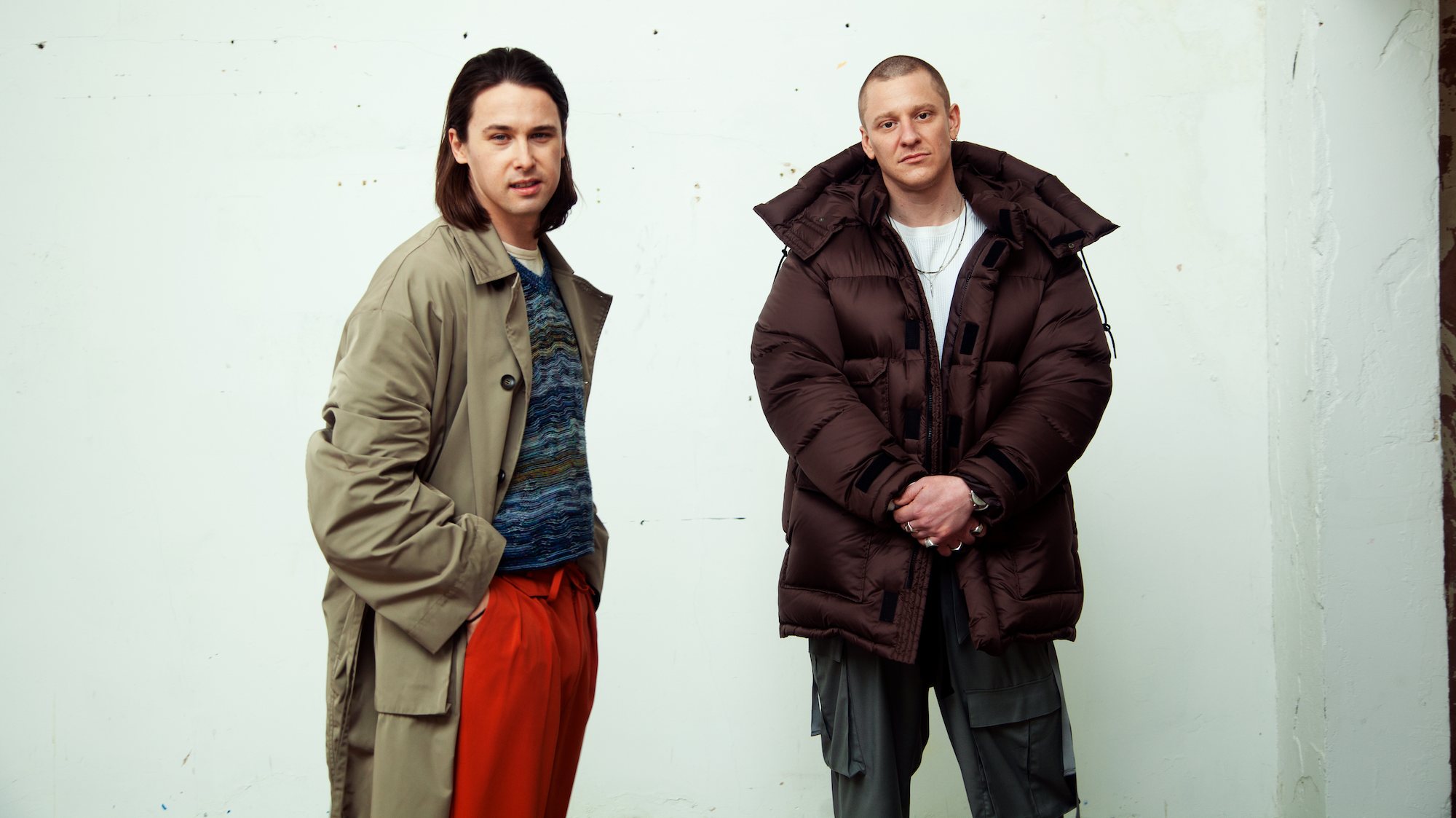Os britânicos Jungle (projeto musical de Josh Lloyd-Watson e Tom McFarland) lançaram neste mês de agosto o terceiro álbum, Loving In Stereo