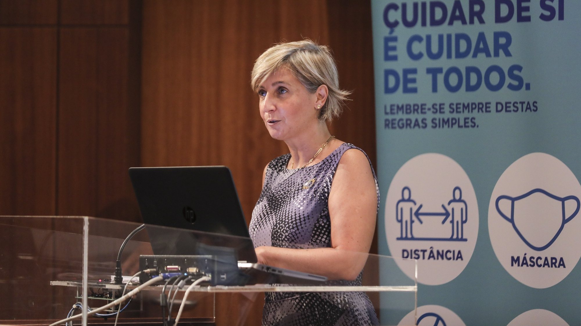A ministra da Saúde, Marta Temido intervém na 23ª sessão sobre a evolução da Covid-19 em Portugal no Infarmed, Lisboa, 16 de setembro de 2021. MIGUEL A. LOPES/LUSA