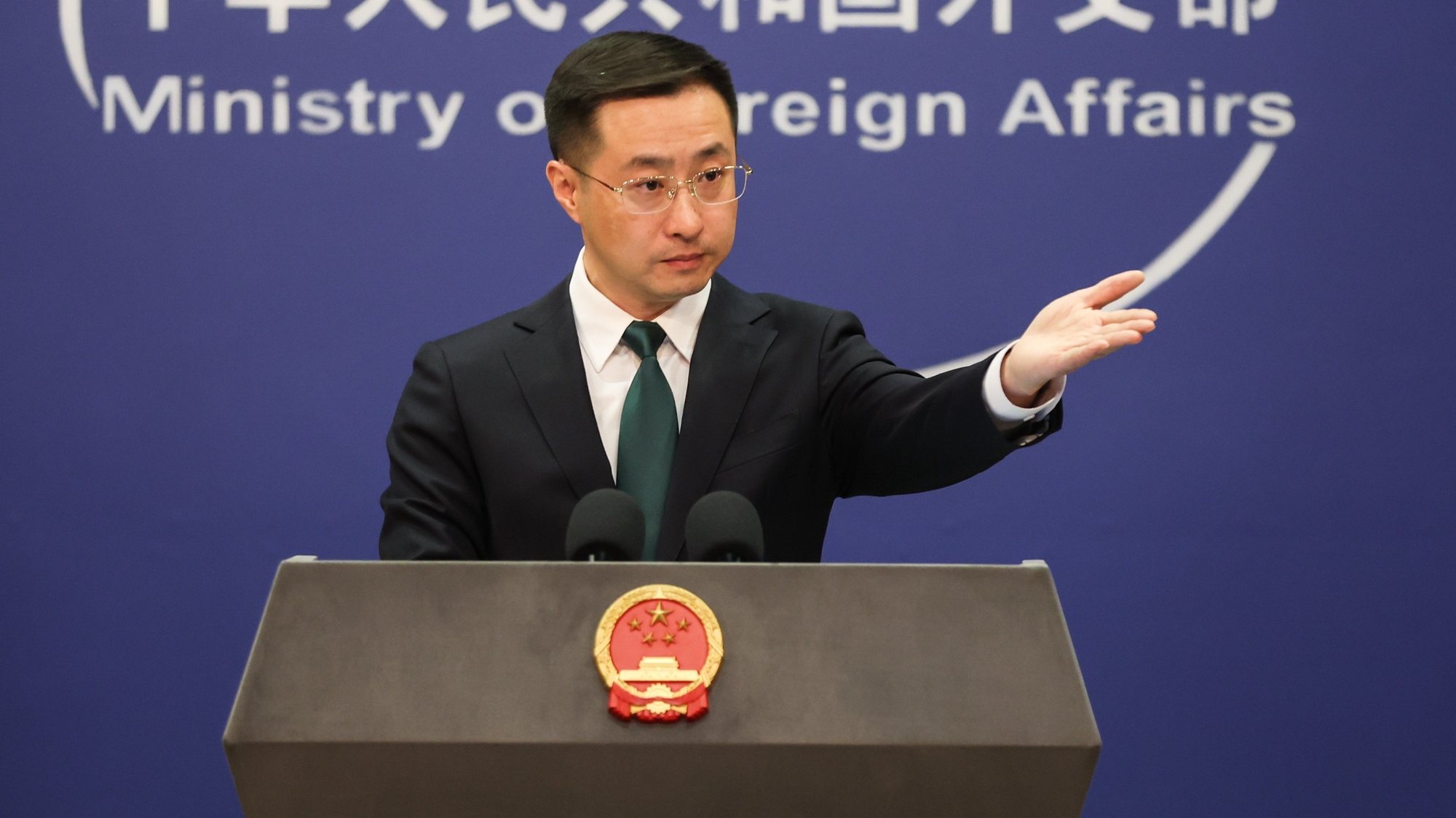 epa11279420 China’s Ministry of Foreign Affairs spokesperson, Lin Jian, gestures during a press conference in Beijing, China, 15 April 2024. China&#039;s Foreign Ministry spokesperson Lin Jian expressed &#039;deep concern&#039; over the escalation of conflict following Iran’s missile and drone attack on Israel, and &#039;urge both sides to avoid escalation of the situation&#039;.  EPA/WU HAO