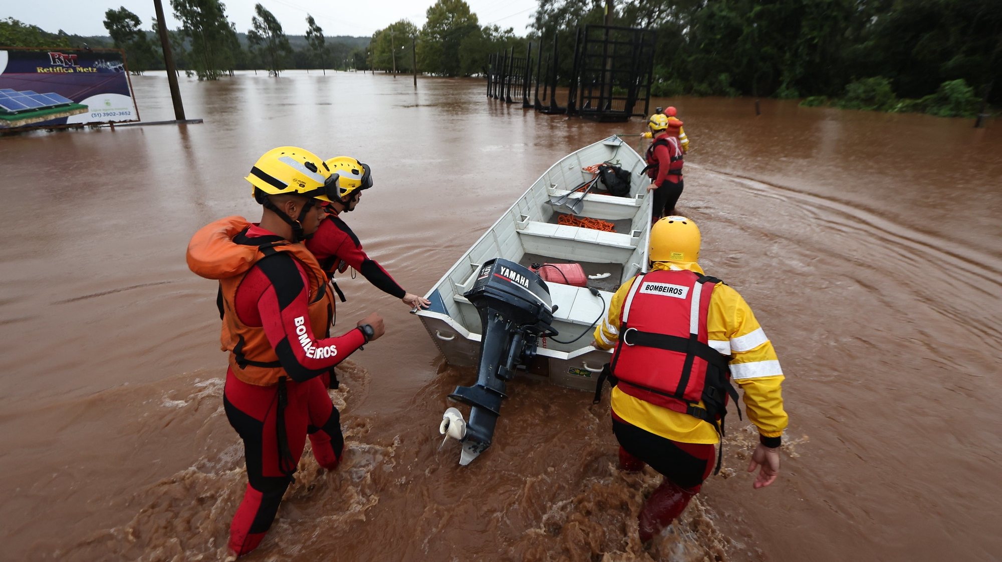 epa11314434 A handout photo made available by the Government of Rio Grande Do Sul shows rescue workers searching for survivors in the floods caused by heavy rains in Rio Pardinho, Brazil, 01 May 2024 (issued 02 May 2024). At least ten people died, and another 21 remain missing in the South of Brazil after the heavy rains that have affected the region since last Monday in Rio Grande Do Sul, officials said.  EPA/Lauro Alves HANDOUT IMAGE ONLY AVAILABLE TO ILLUSTRATE THE ACCOMPANYING STORY/CREDIT MANDATORY HANDOUT EDITORIAL USE ONLY/NO SALES HANDOUT EDITORIAL USE ONLY/NO SALES
