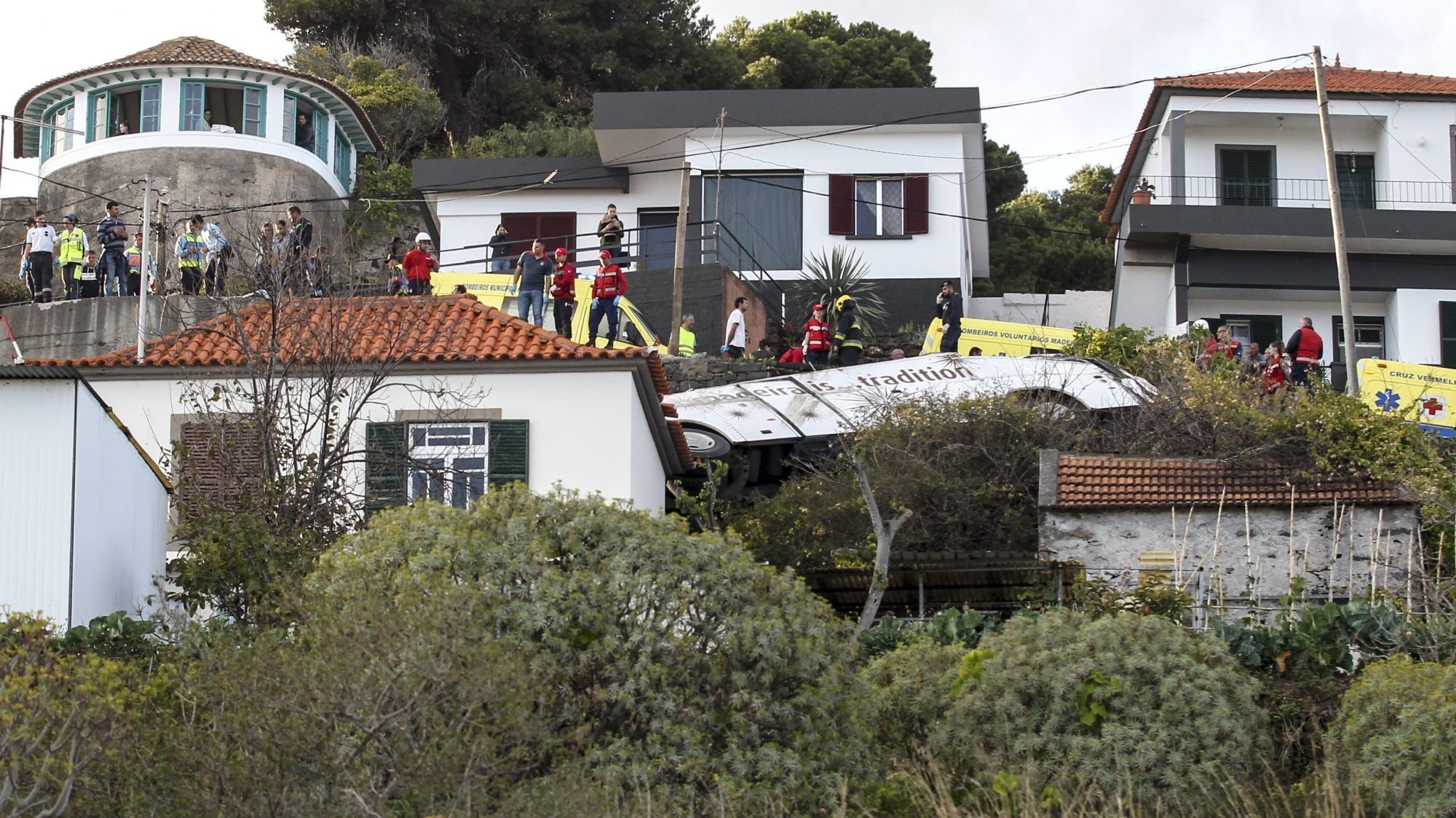 Autocarro que se despistou na Madeira em 2019, provocando 29 mortes e 27 feridos, entregue aos proprietários