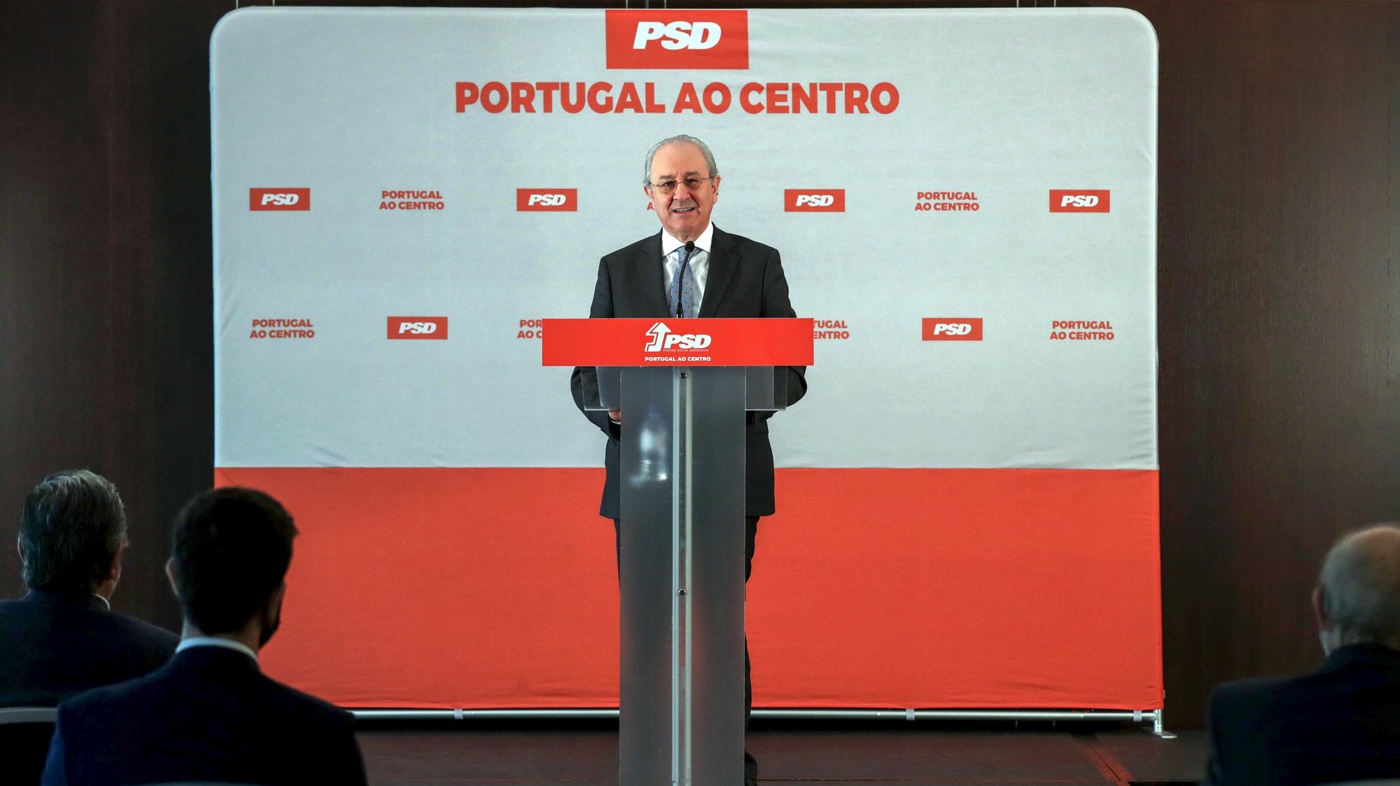 O presidente do PSD, Rui Rio, durante uma declaração de reação sobre a Operação Marquês e o estado da Justiça, num hotel do Porto, 12 de abril de 2021. ESTELA SILVA/LUSA