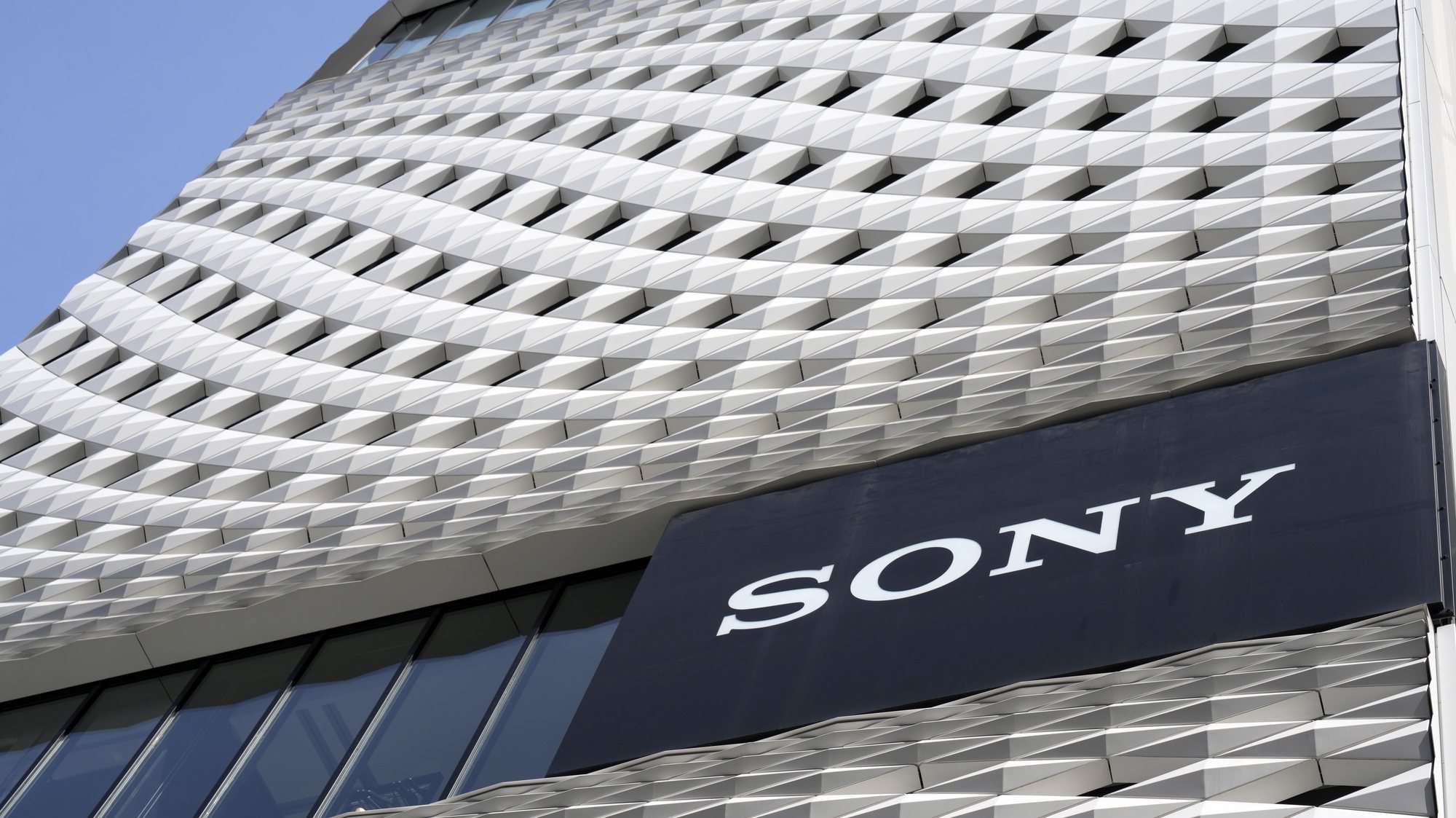 epa10595944 The Sony logo on a building in Tokyo, Japan, 28 April 2023. Sony Group Corp. announced its full year results for the fiscal year starting April 2022 and ending March 2023, showing its group sales increase by 16 percent from a year earlier to reach 11.5 trillion yen (76 billion euros).  EPA/FRANCK ROBICHON