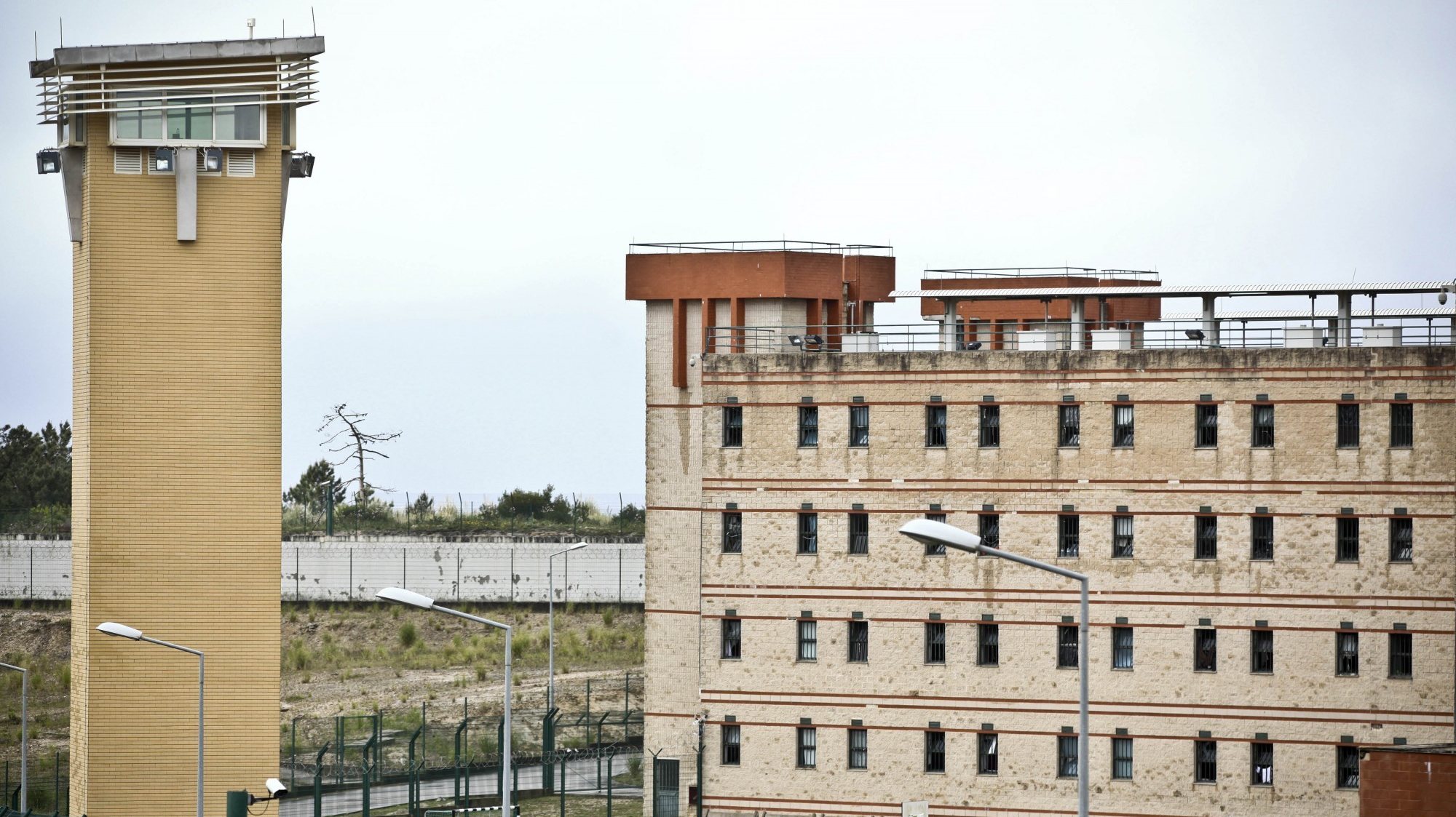 Há 19 reclusos do estabelecimento prisional de Sintra que testaram positivo à Covid-19