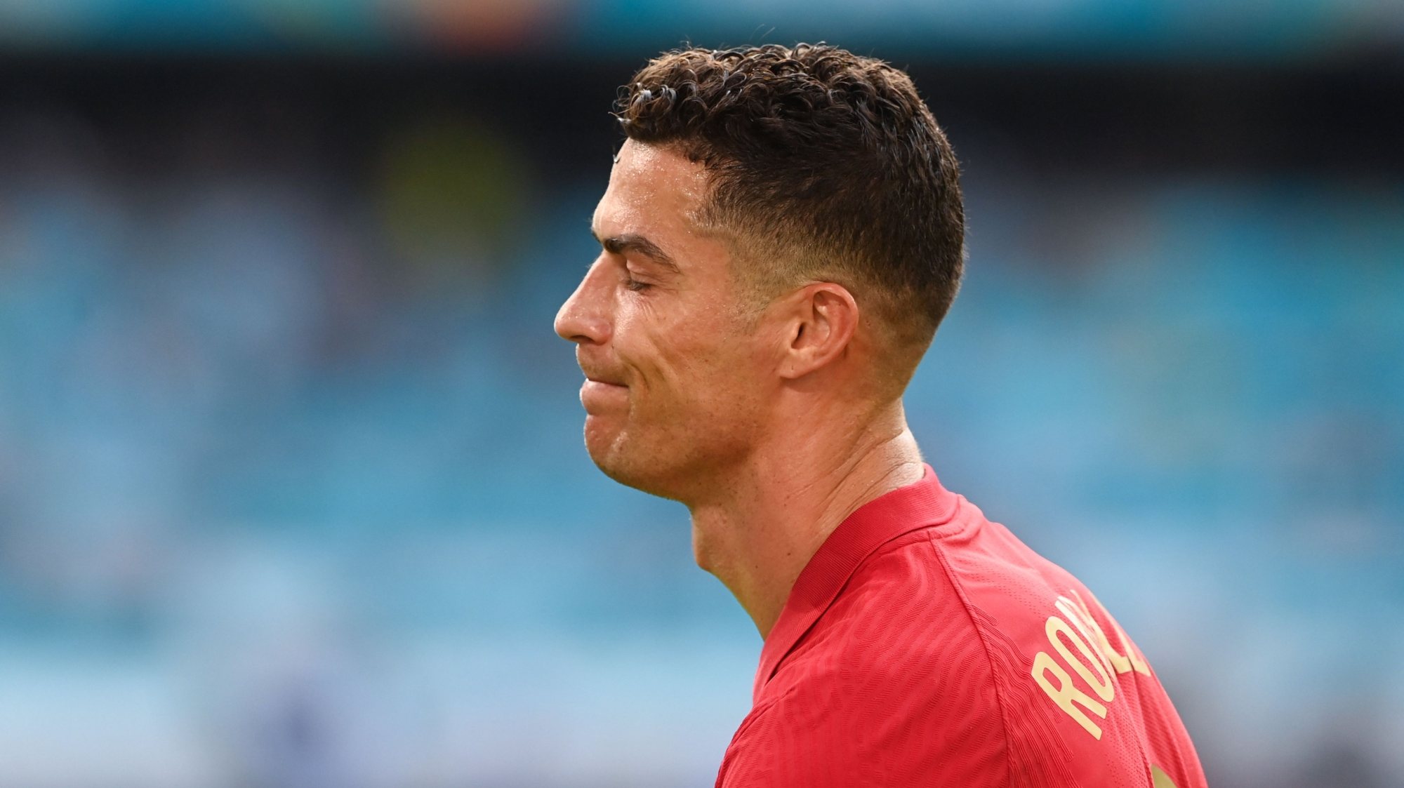 Ronaldo leva três golos e uma assistência em dois jogos no Europeu mas sabe que passagem aos oitavos ainda não está garantida