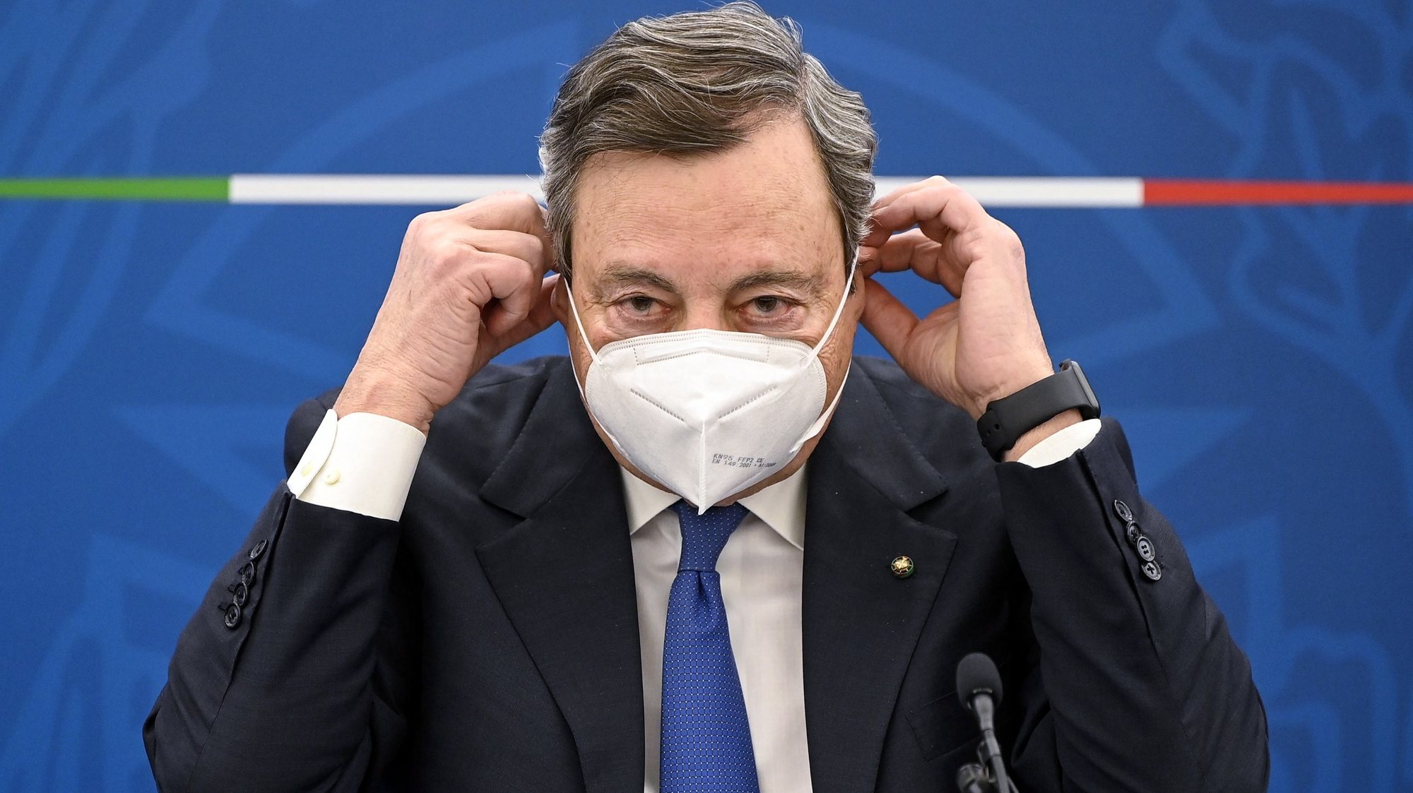 epa09122817 Italian Prime Minister Mario Draghi attends a press conference on plan to fight Coronavirus Covid-19 pandemic, Rome, Italy, 08 April 2021.  EPA/RICCARDO ANTIMIANI