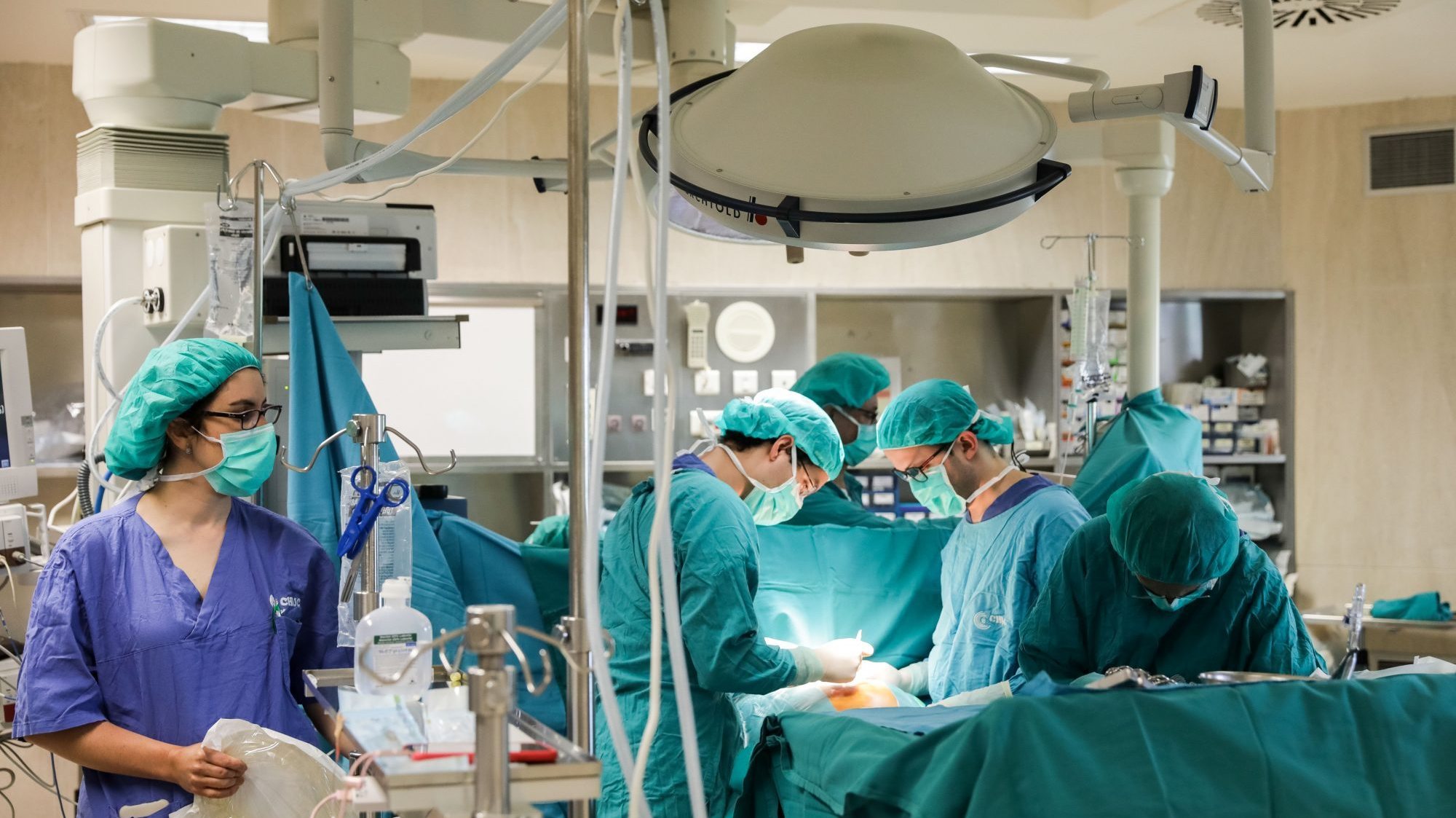 Centro Hospitalar e Universitário de Coimbra realiza intervenções pulmonares pioneiras em Portugal