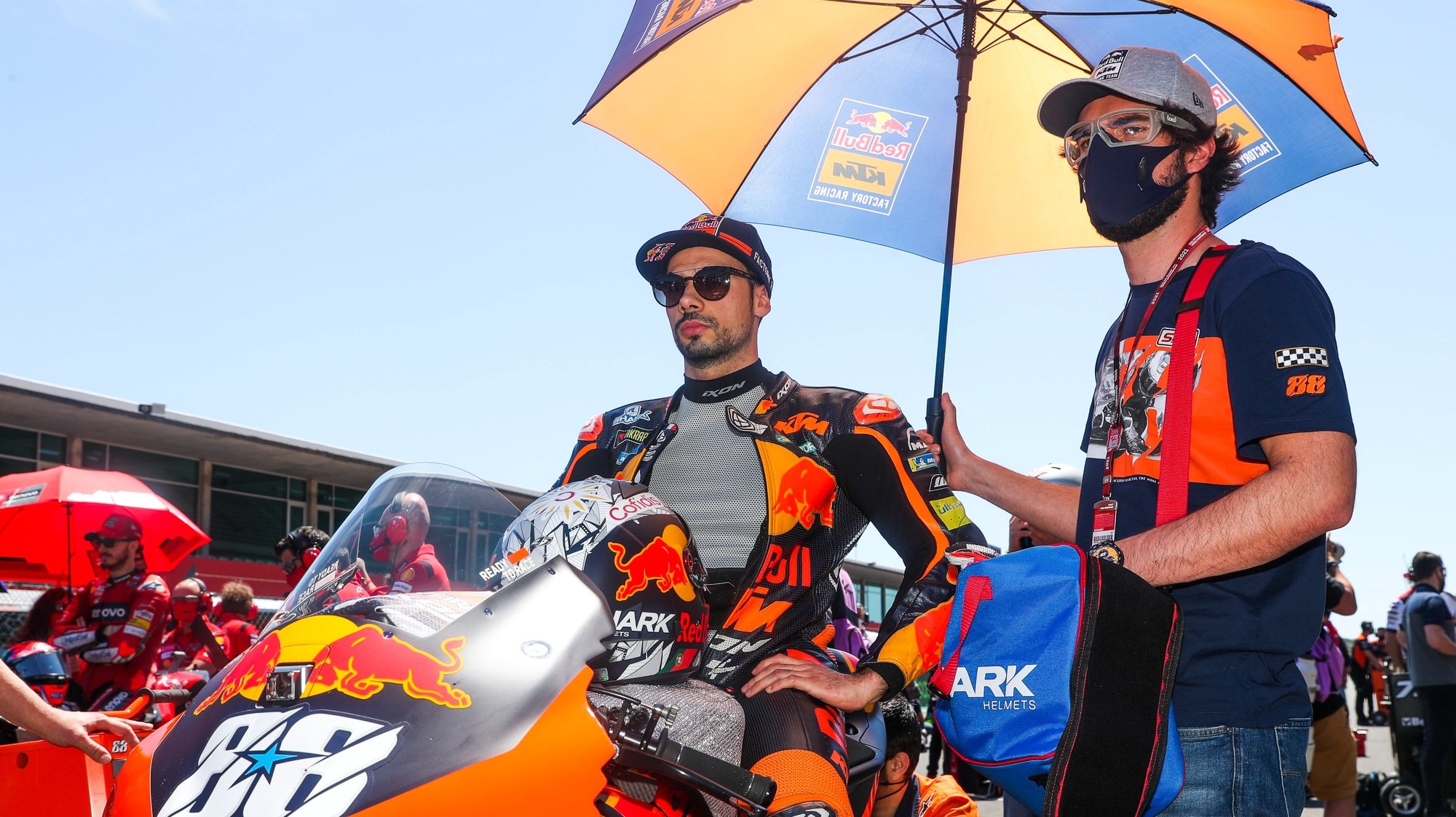 epa09143377 Portuguese rider of Red Bull KTM Factory Racing team, Miguel Oliveira on the grid prior to the MotoGP Motorcycling Grand Prix of Portugal at Algarve International race track in Portimao, southern Portugal, 18 April 2021.  EPA/JOSE SENA GOULAO