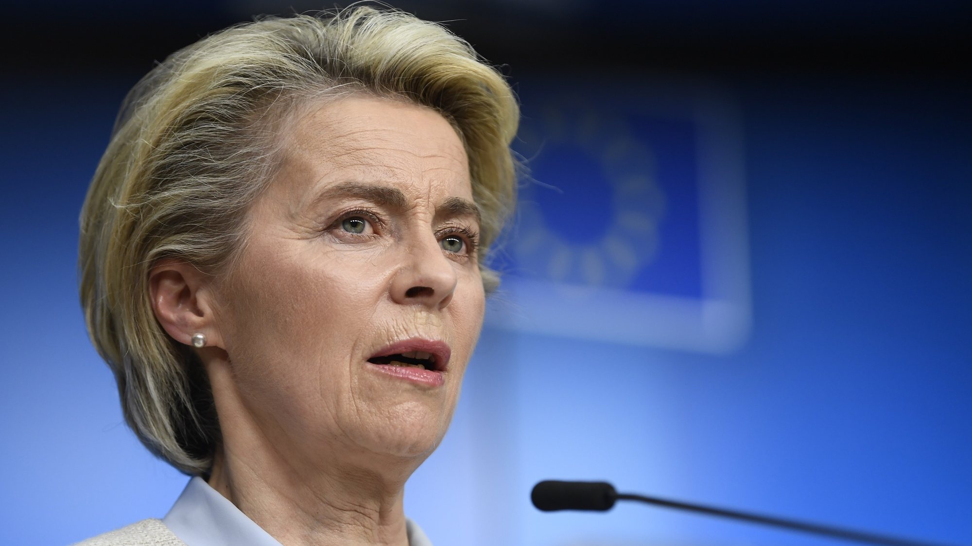epa09225954 President of the European Commission Ursula von der Leyen speaks during a press conference at the EU summit at the European Council building in Brussels, Belgium, 24 May 2021. European Union leaders will take part in a two day in-person meeting to discuss the coronavirus pandemic, climate change and Russia.  EPA/JOHN THYS / POOL