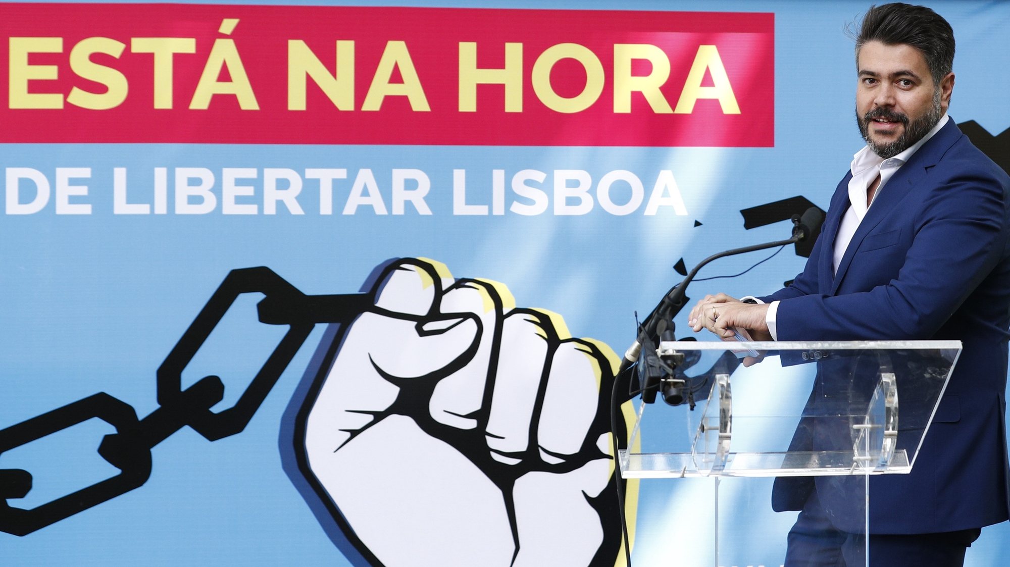 O candidato do Iniciativa Liberal (IL) à Câmara Municipal de Lisboa, Bruno Horta Soares, intervém durante a apresentação dos candidatos aos órgãos municipais para as eleições autárquicas, em Lisboa, 23 de maio de 2021. ANTÓNIO COTRIM/LUSA