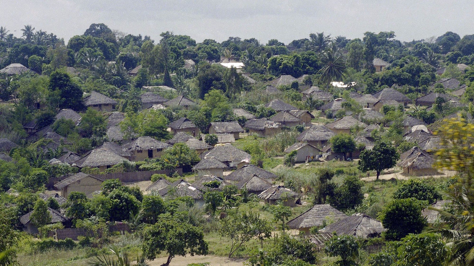 Aldeia moçambicana na Provincia de Nampula, Moçambique a 1 de maio de 1997.

António Cotrim / Lusa