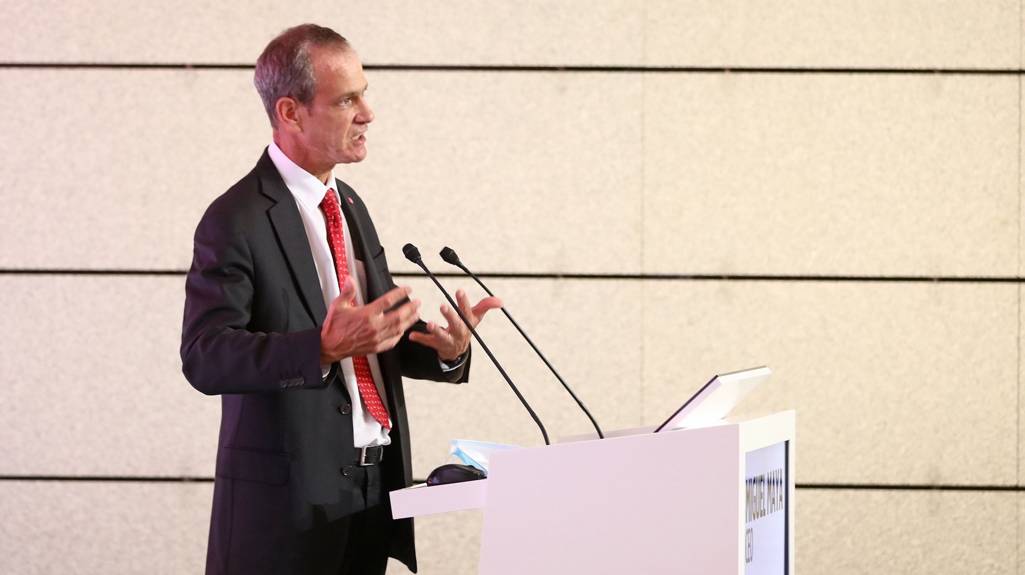 O presidente do Millennium bcp, Miguel Maya, intervém durante a apresentação dos resultados do banco no 3.º semestre de 2020, em Oeiras, 29 de outubro de 2020. ANTÓNIO PEDRO SANTOS/LUSA
