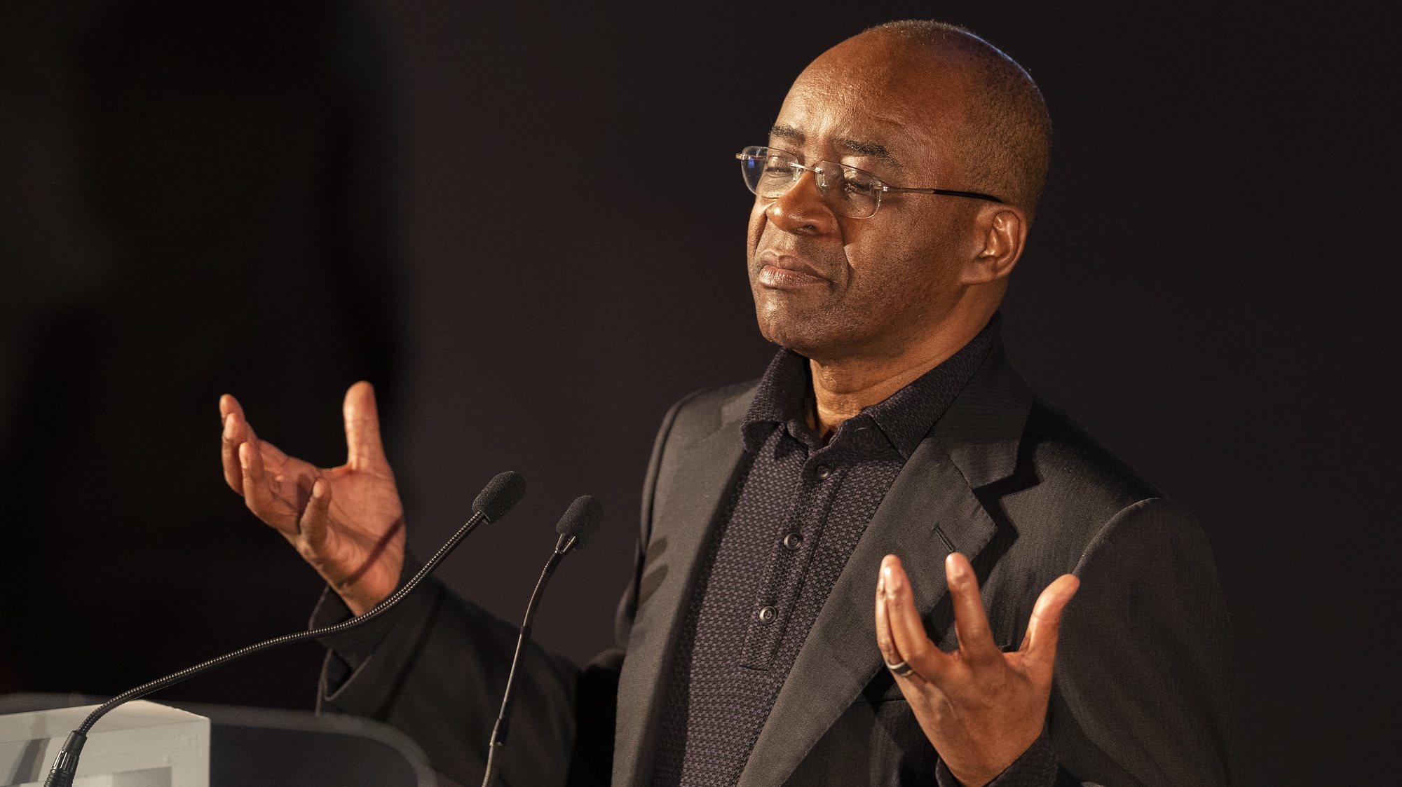 epa07904301 Tech billionaire Strive Masiyiwa speaks during the 9th Annual Desmond Tutu International Peace Lecture at the Cape Town City Hall, South Africa 07 October 2019. Archbishop Emeritus Desmond Tutu celebrates his 88th birthday on 07 October. The lecture by Zimbabwean-born businessman and philanthropist, Strive Masiyiwa, focused on one of the critical struggles of our time: Overcoming corruption and restoring citizen trust, locally and globally.  EPA/NIC BOTHMA