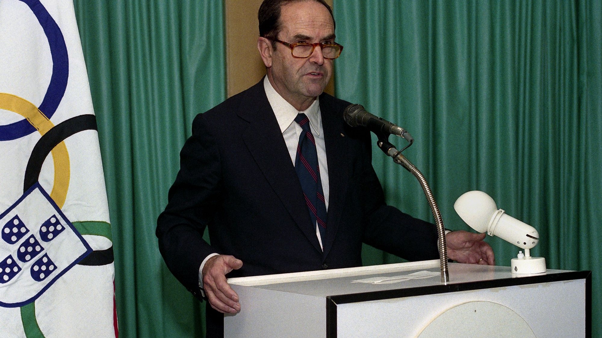 Eng. Fernando Lima Bello discursa durante a tomada de posse do novo presidente do comité olímpico Português, em Lisboa, a 19 Fevereiro de 1990. ACÁCIO FRANCO/LUSA