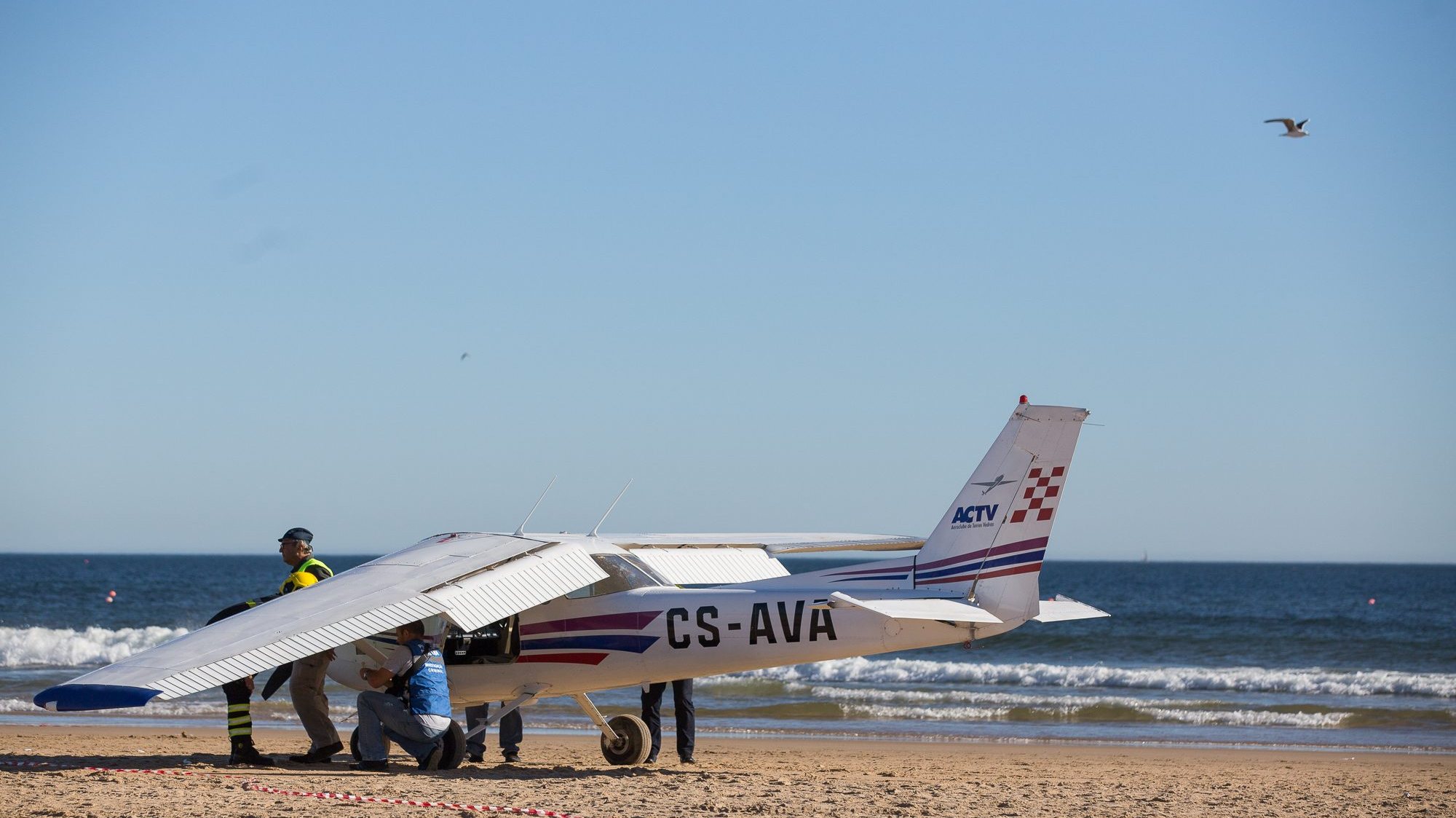 Em 02 de agosto de 2017, Sofia Baptista António, de 8 anos, e José Lima, de 56, foram colhidos mortalmente por um avião ligeiro depois de uma aterragem de emergência no areal da praia de São João, Costa da Caparica