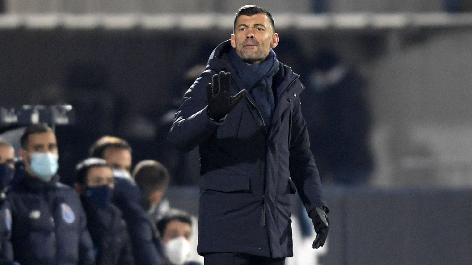 FC Porto head coach Sergio Conceicao gives instructions to his players during their Portuguese First League soccer match against Famalicao held at Municipal Stadium, in Famalicao, north of Portugal, 08 January 2021. FERNANDO VELUDO/LUSA