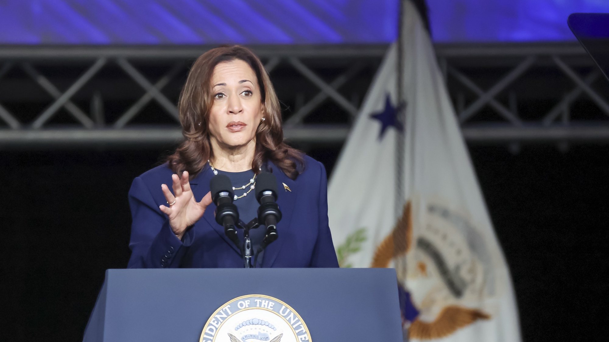 epa11514098 US Vice President Kamala Harris addresses Sigma Gamma Rho Sorority Inc.&#039;s 60th International Biennial Boule at the George R. Brown Convention Center on Houston, Texas, USA, 31 July 2024. Vice President Harris is widely expected to become the Democratic party&#039;s presidential nominee after US President Joe Biden dropped out of the race earlier this month.  EPA/LESLIE PLAZA JOHNSON