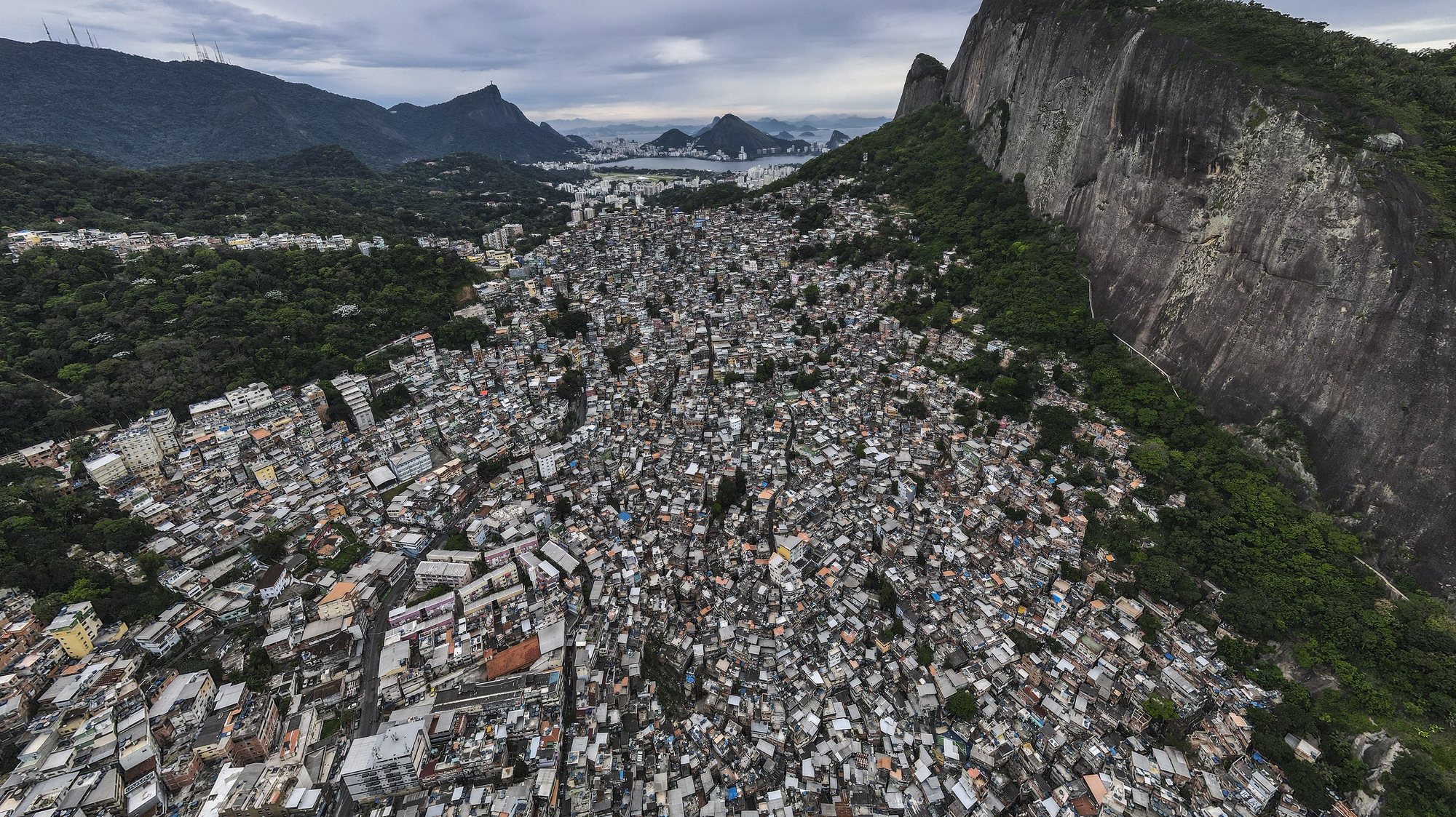 epa10275081 Aerial photograph showing the La Rocinha favela during the second round of the presidential elections in Rio de Janeiro, Brazil, 30 October 2022. Brazilians headed to polling stations on 30 October to decide between former President Luiz Inacio Lula da Silva or his rival, current President Jair Bolsonaro, as head of State for the 2022-2026 period.  EPA/Antonio Lacerda
