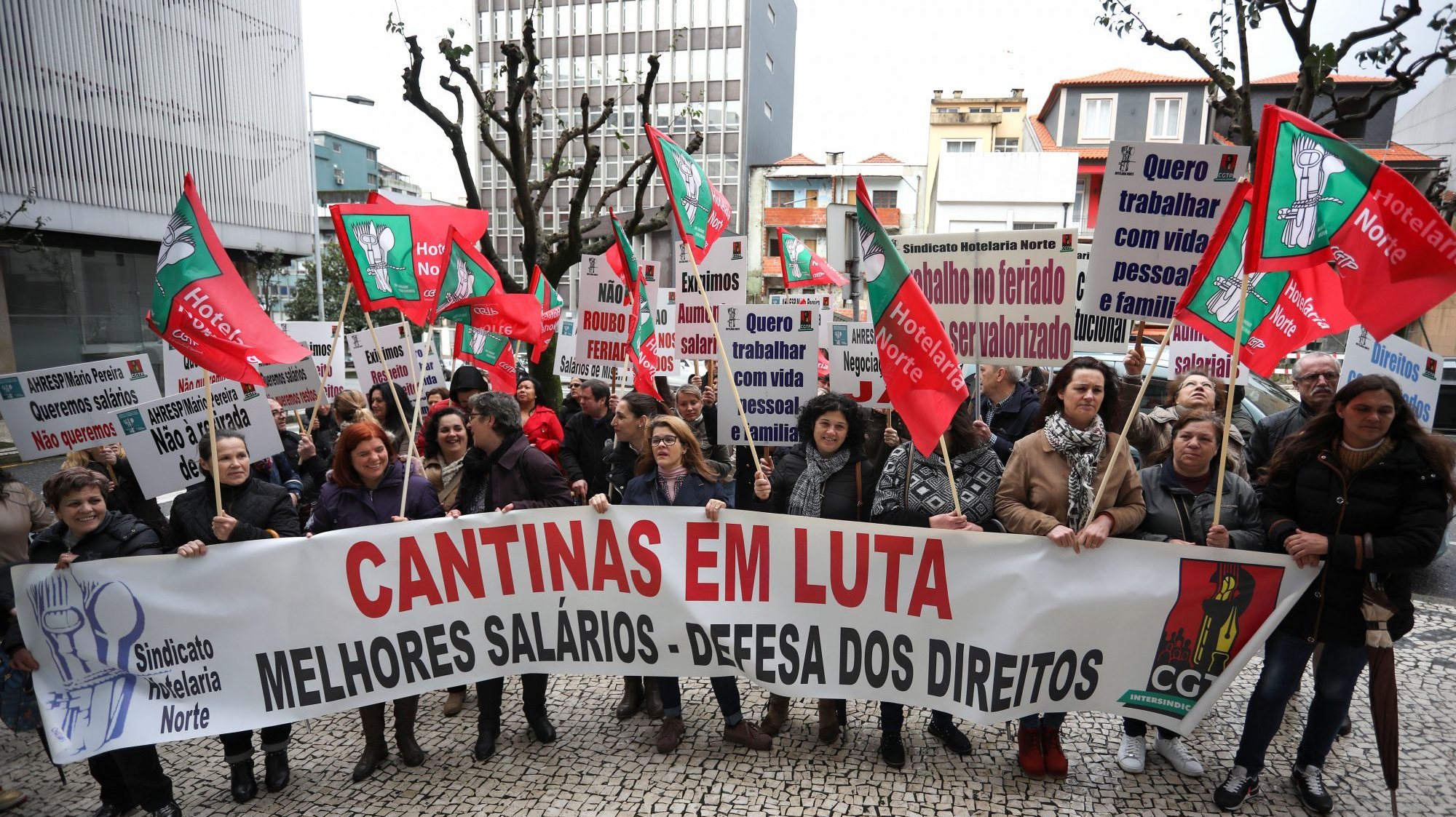 Além da greve nacional, estão previstas concentrações de protesto junto da sede e das várias delegações da AHRESP, em Lisboa, Porto, Coimbra e Albufeira