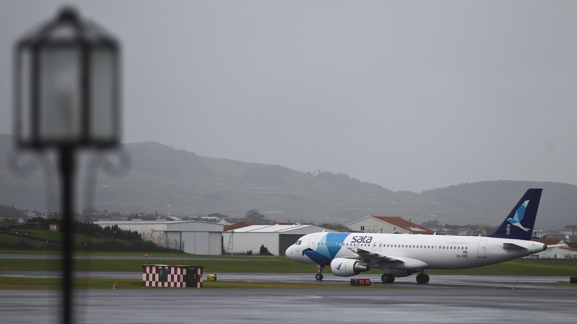 O valor de passivos por obrigações contratuais na SATA Air Açores apresenta face ao ano anterior uma redução de 3,1 milhões de euros