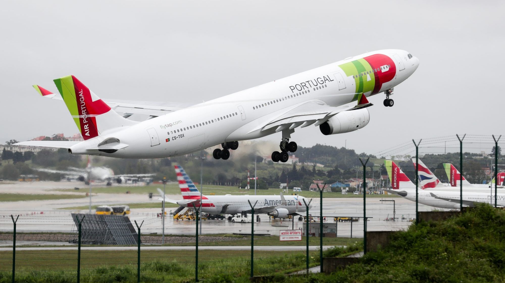 O acordo abrange os &quot;cerca de 180 tripulantes de cabina&quot; da Portugália Airlines (PGA) representados pelo sindicato