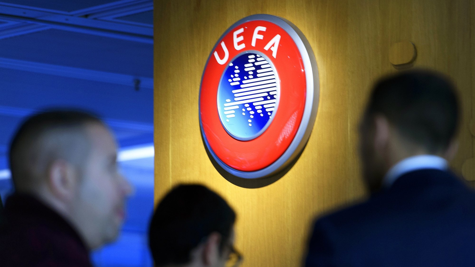 epa08487680 (FILE) - The UEFA logo on display after the meeting of the UEFA Executive Committee at the UEFA headquarters in Nyon, Switzerland, 07 December 2017 (re-issued on 16 June 2020). Lisbon&#039;s Estadio da Luz is expected to host the 2020 UEFA Champions League final in a decision by the UEFA executive committee set to be announced on 17 June 2020.  EPA/LAURENT GILLIERON *** Local Caption *** 55993944