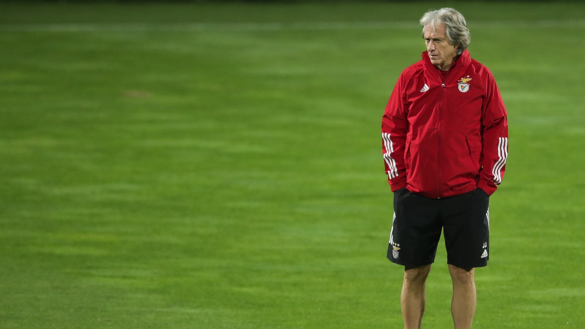 SL Benfica&#039;s head coach Jorge Jesus leads a training session at Benfica Campus in Seixal, near Lisbon, Portugal, 2 December 2020. SL Benfica will play against Lech Poznan in their UEFA Europa League Group D match on 3 November 2020. MÁRIO CRUZ/LUSA