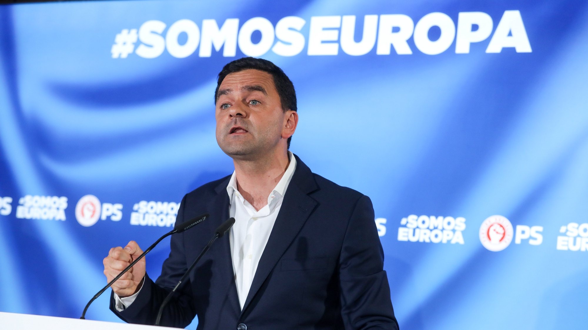 epa07604492 Lead Socialist Party candidate for the European Elections Pedro Marques (R) attend a press conference regarding the results in European Parliament elections, in Lisbon, Portugal, 26 May 2019. The European Parliament election was held by member countries of the European Union (EU) from 23 to 26 May 2019.  EPA/MIGUEL A. LOPES