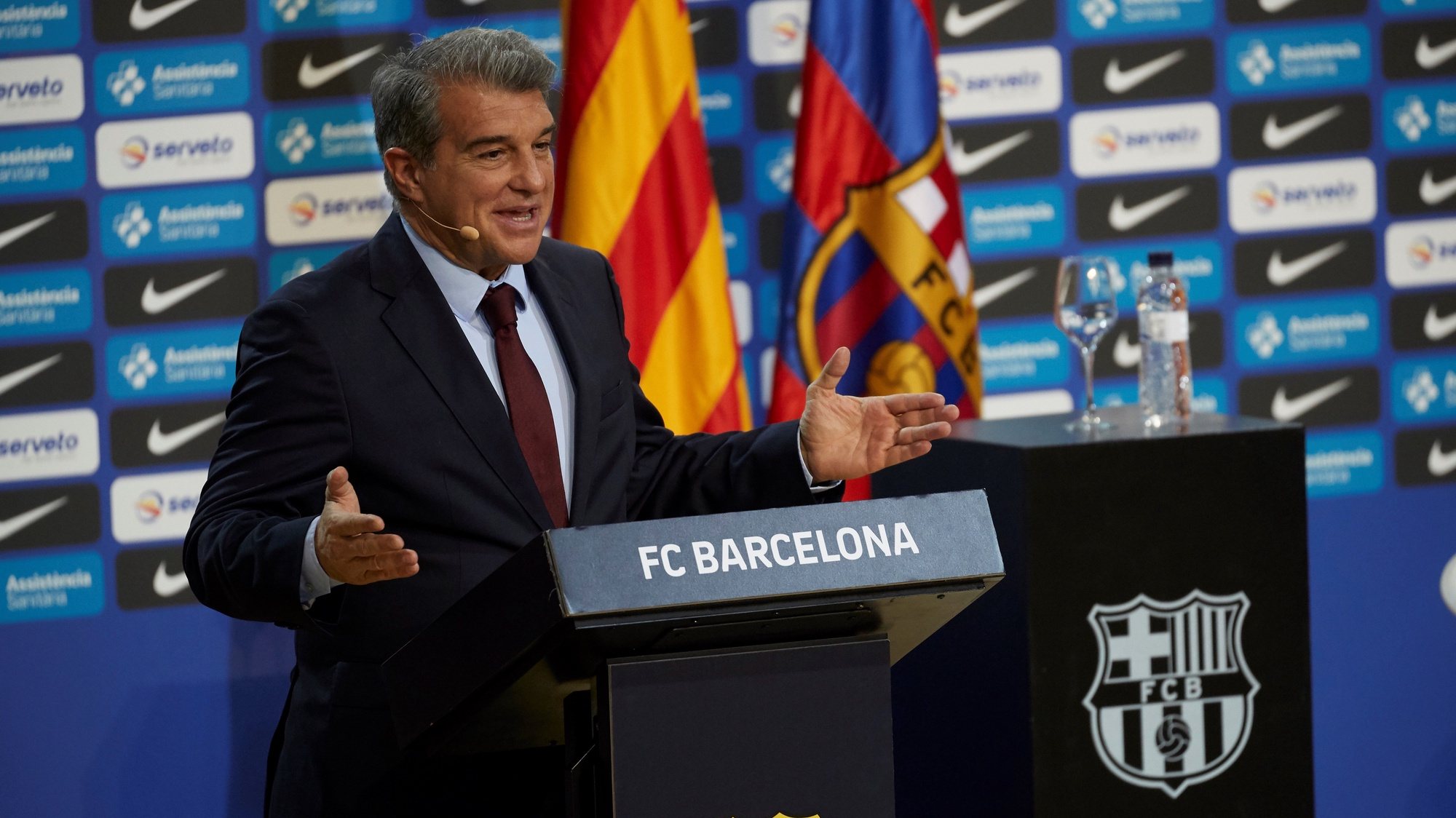 Barcelona está acima do melhor jogador do mundo', diz presidente do clube