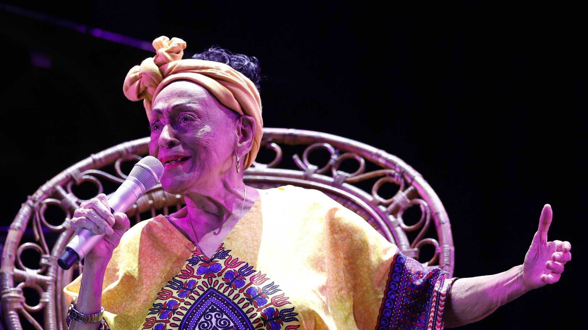 epa10113227 Cuban singer Omara Portuondo performs during a concert held as part of her last world tour, &#039;Vida&#039; (Life), at the Centro Cultural Conde Duque in Madrid, Spain, 09 August 2022. The concert was held as part of the &#039;Veranos de la Villa&#039; summer festival program.  EPA/Mariscal