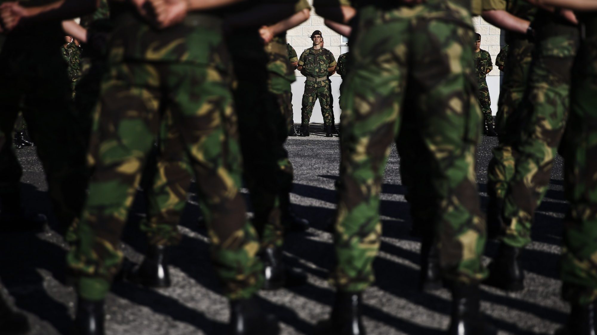 O ministro da Defesa Nacional despede-se do grupo de 108 militares que partem para a Lituâni