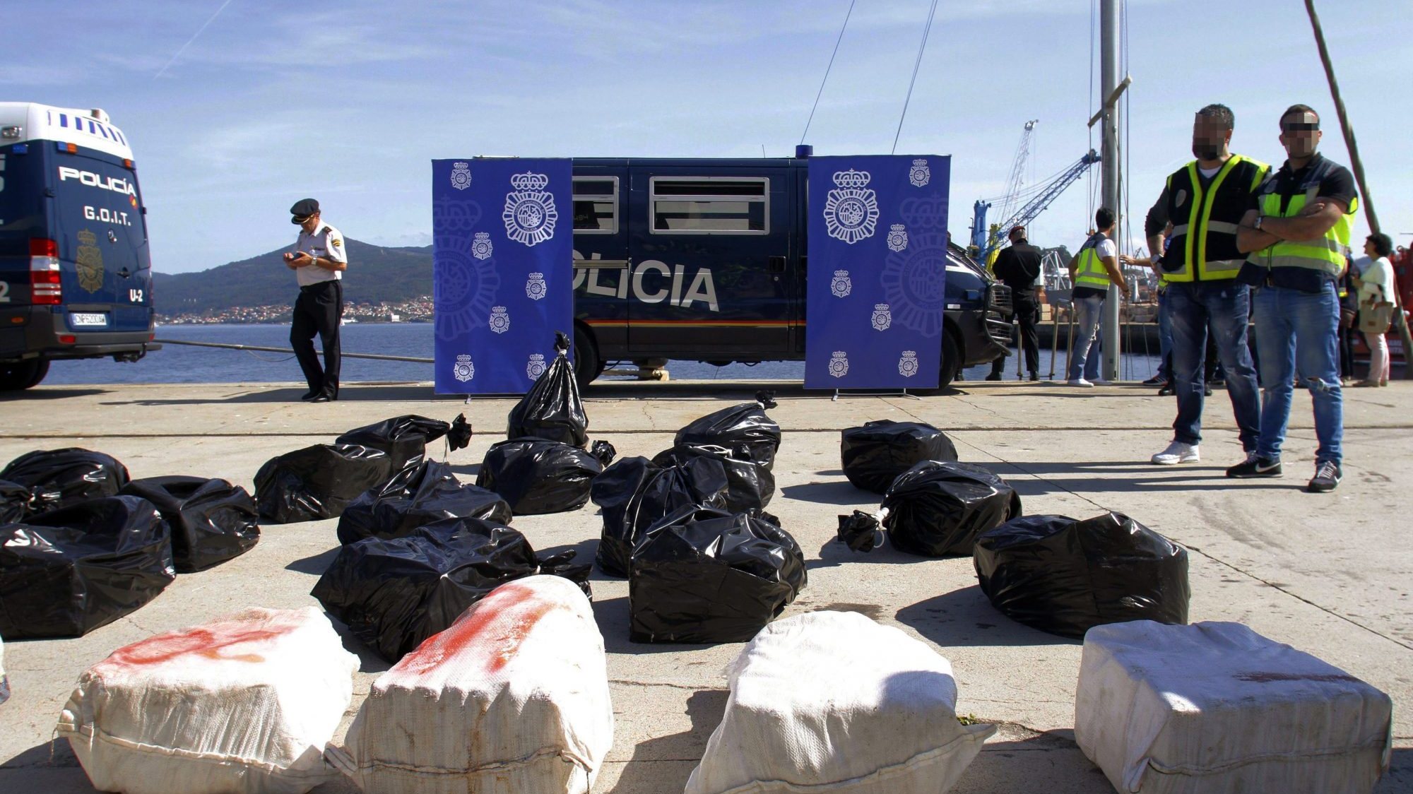 As detenções ocorreram durante uma operação conjunta da Autoridade Marítima Nacional, da Marinha Portuguesa e da Força Aérea, revela comunicado