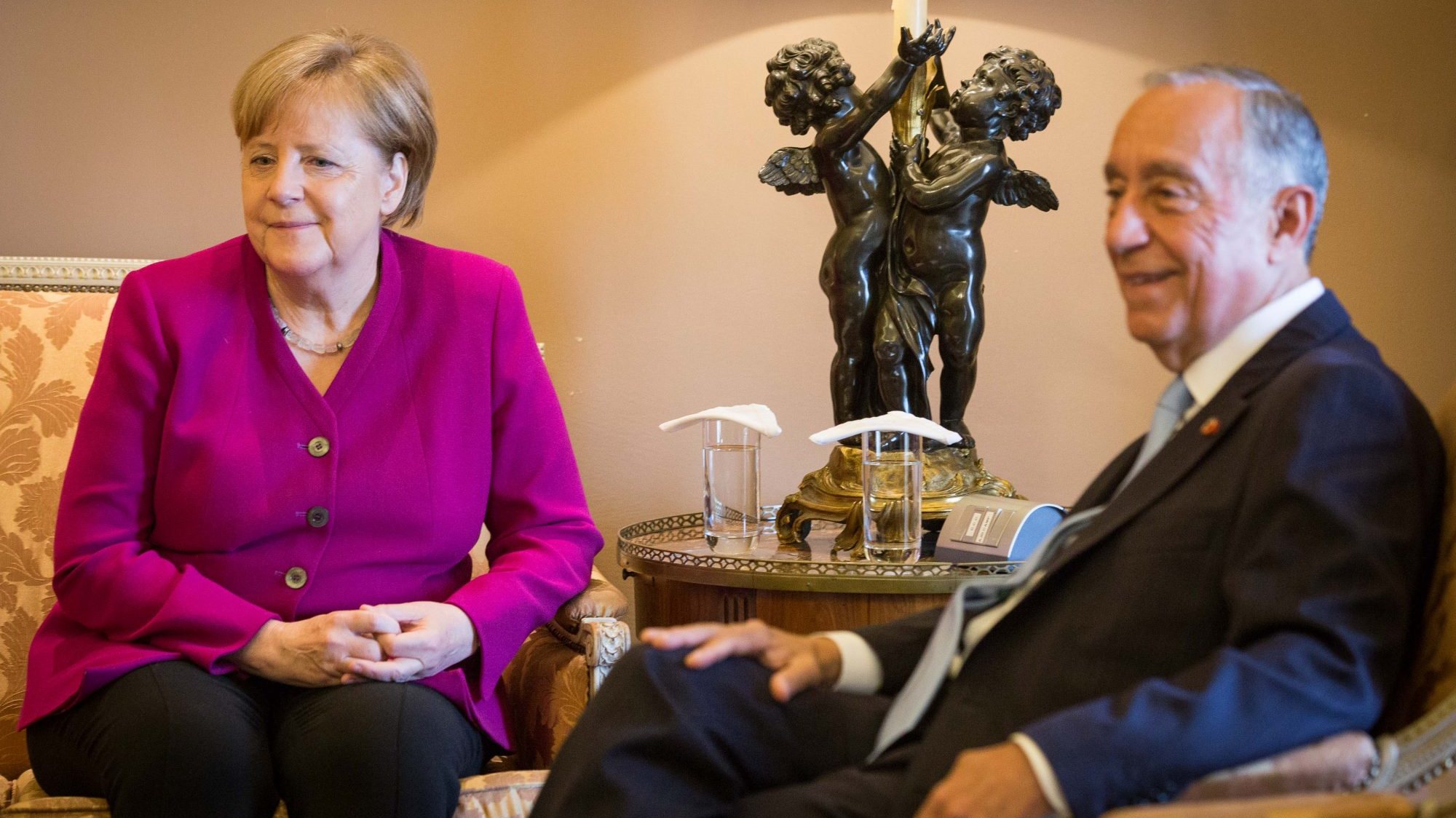 Marcelo Rebelo de Sousa tinha anunciado em dezembro passado a intenção de condecorar Angela Merkel