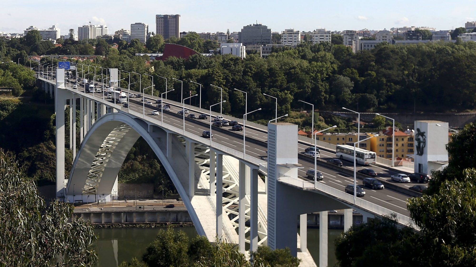 Ponte da Arrábida completa 50 anos