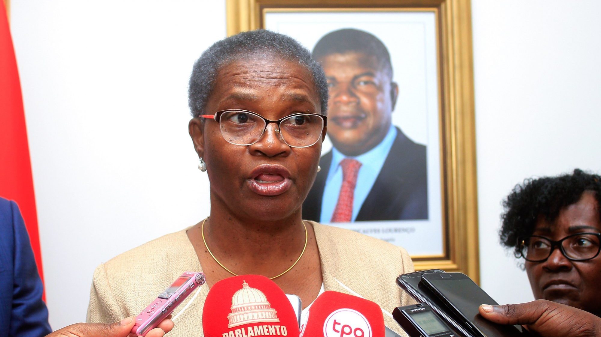 Tribunal de Contas angolano terá gastado quatro milhões de dólares em mobílias a expensas do Estado angolano