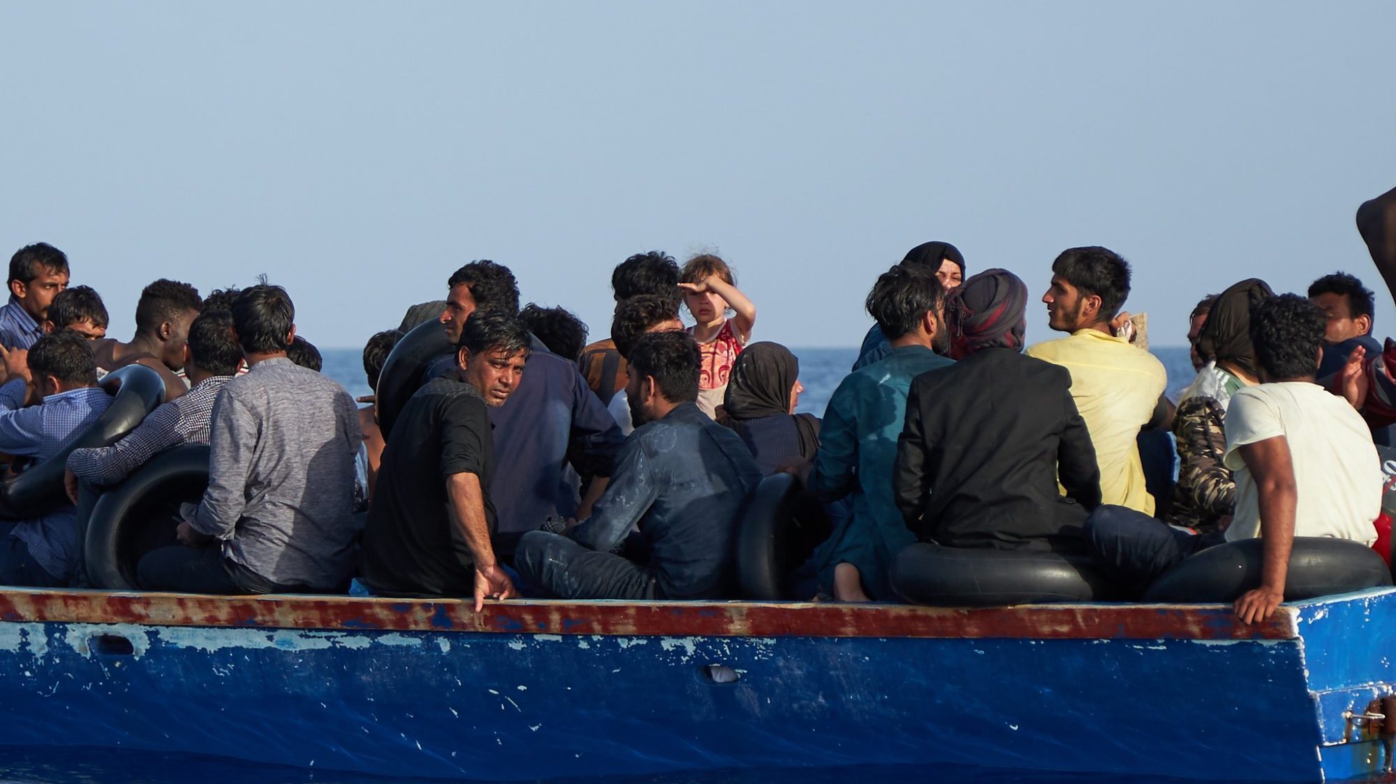 Resposta da União Europeia à crise dos migrantes é fortemente criticada pela Human Rights Watch