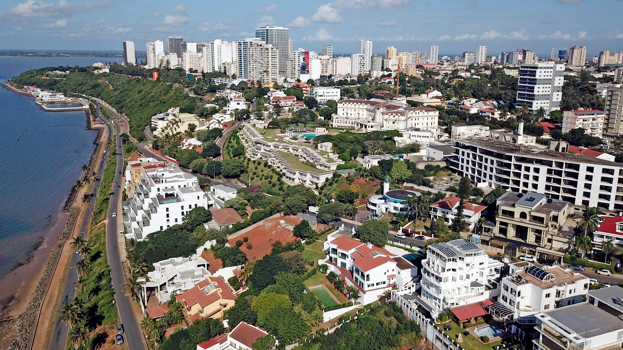 Fotografia aérea sobre o bairro Polana, em Maputo, Moçambique, 23 de abril de 2020. ANTÓNIO SILVA/LUSA