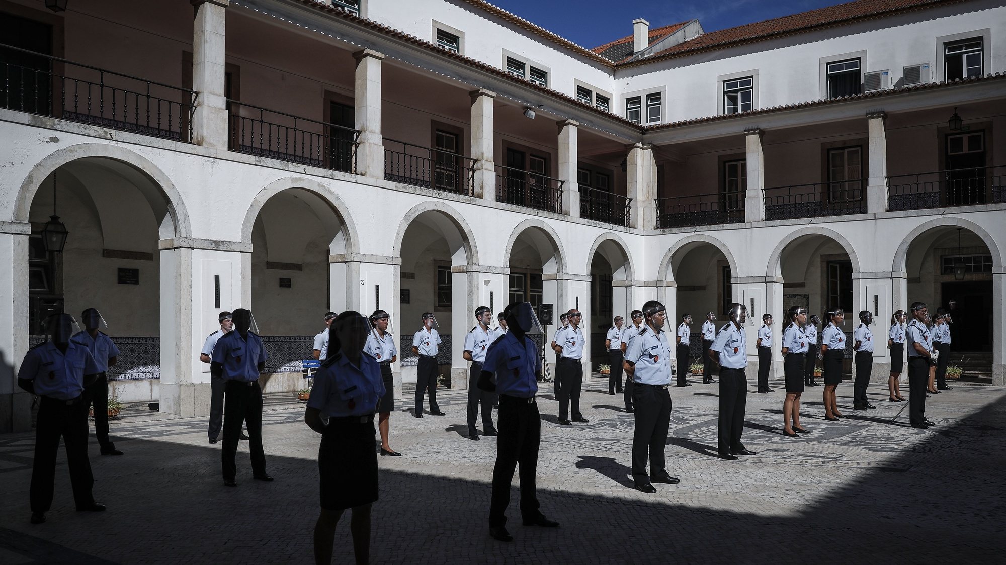 Cerimónia do compromisso de honra do 32.º curso de formação de Oficiais da Polícia de Segurança Pública, em Lisboa, 25 de junho de 2020. RODRIGO ANTUNES/LUSA