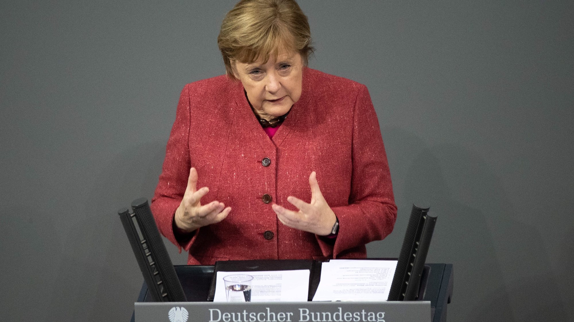 epa08871915 German Chancellor Angela Merkel speaks during a session of the German parliament &#039;Bundestag&#039; in Berlin, Germany, 09 December 2020. Members of Bundestag debated in a general discussion on the government&#039;s policy.  EPA/HAYOUNG JEON