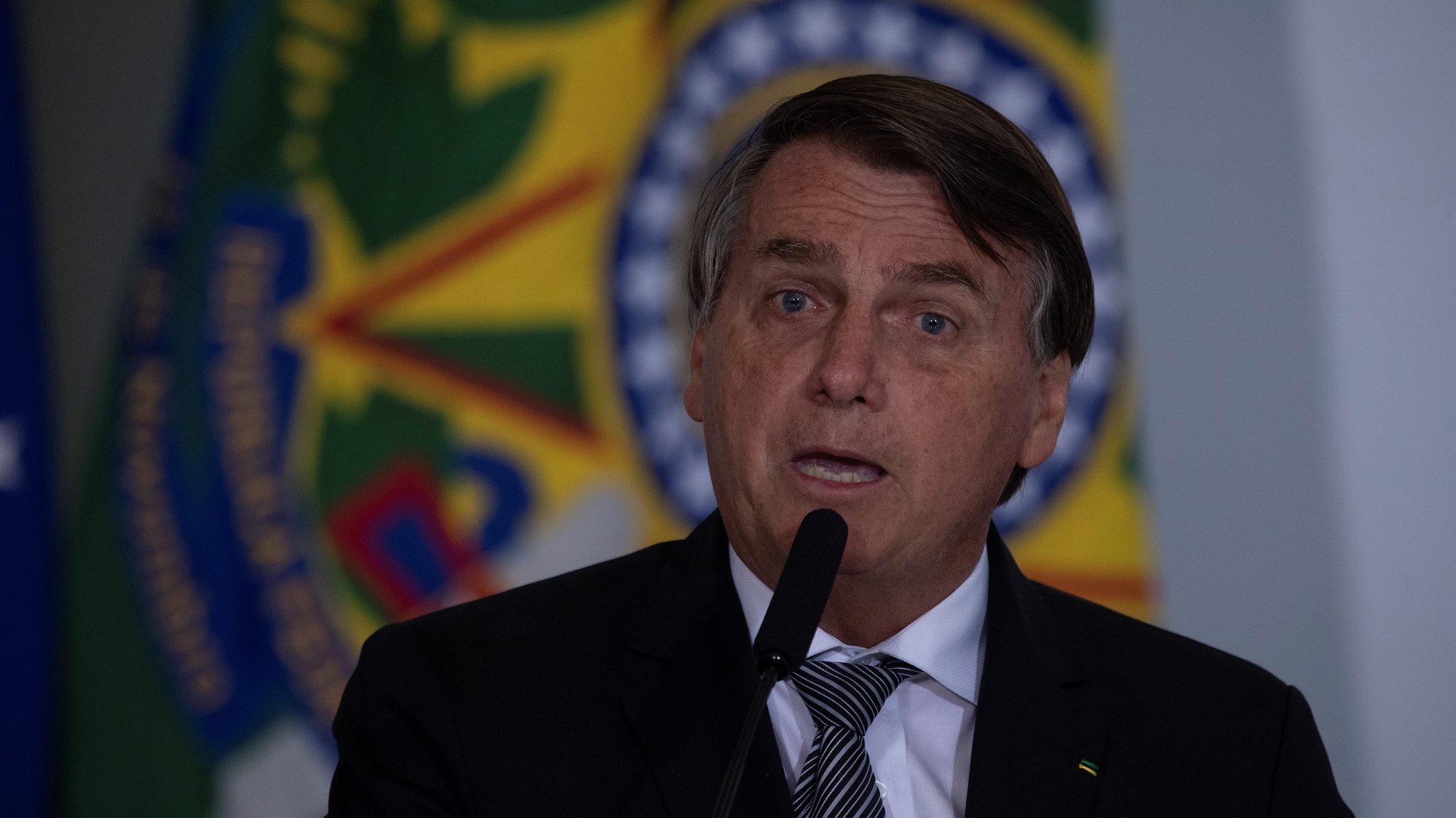 epa08871574 President of Brasil Jair Bolsonaro delivers a speech during the launching of the program &#039;Saude con agente&#039; (Health wit us) at Planalto Presidential Palace in Brasilia, Brazil, 08 December 2020. The program seeks better health indicators and basic attention to Brazilian people.  EPA/JoÃ©dson Alves