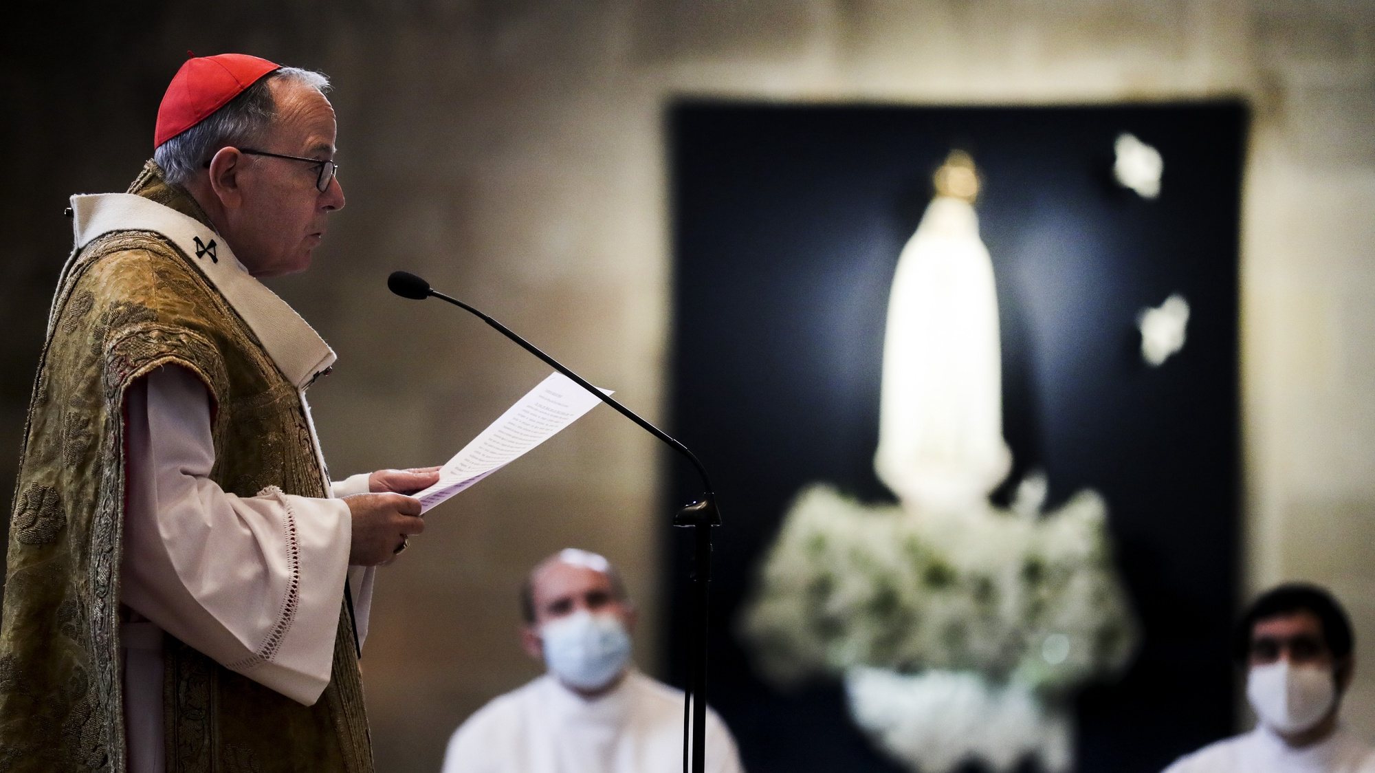 O Cardeal patriarca de Lisboa, Manuel Clemente, presidiu à missa do Dia de Natal na Sé Patriarcal de Lisboa, 25 de dezembro de 2020. TIAGO PETINGA/LUSA