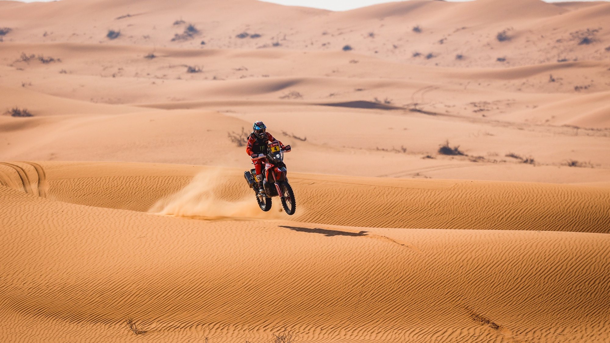 epa08926305 A handout photo made available by ASO of Jose Ignacio Cornejo Florimo of Chile, Honda, Monster Energy Honda Team 2021, in action during the 6th stage of the Dakar 2021 between Al Qaisumah and Ha&#039;il, in Saudi Arabia on January 8, 2021.  EPA/Florent Gooden HANDOUT via ASO SHUTTERSTOCK OUT HANDOUT EDITORIAL USE ONLY/NO SALES/NO ARCHIVES