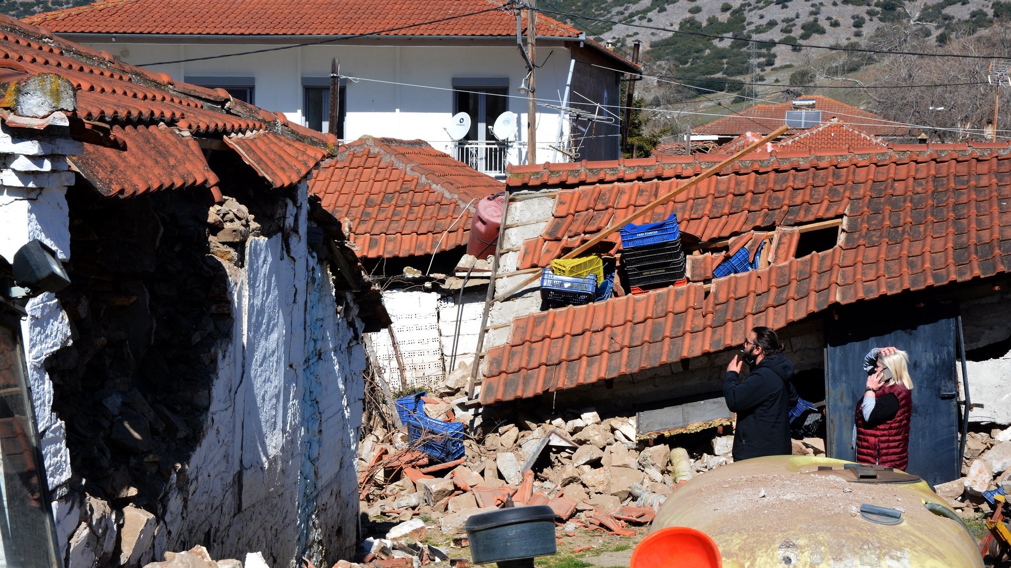 epa09051040 Damaged houses in the aftermath of an earthquake, in Damasi, Thessaly, central Greece, 04 March 2021. A 6,0-magnitude earthquake shook the wider region of Thessaly on 03 March. At least 30 houses were damaged in the vicinity of Mesochori in the municipality of Elassona, Thessaly.  EPA/APOSTOLIS DOMALIS