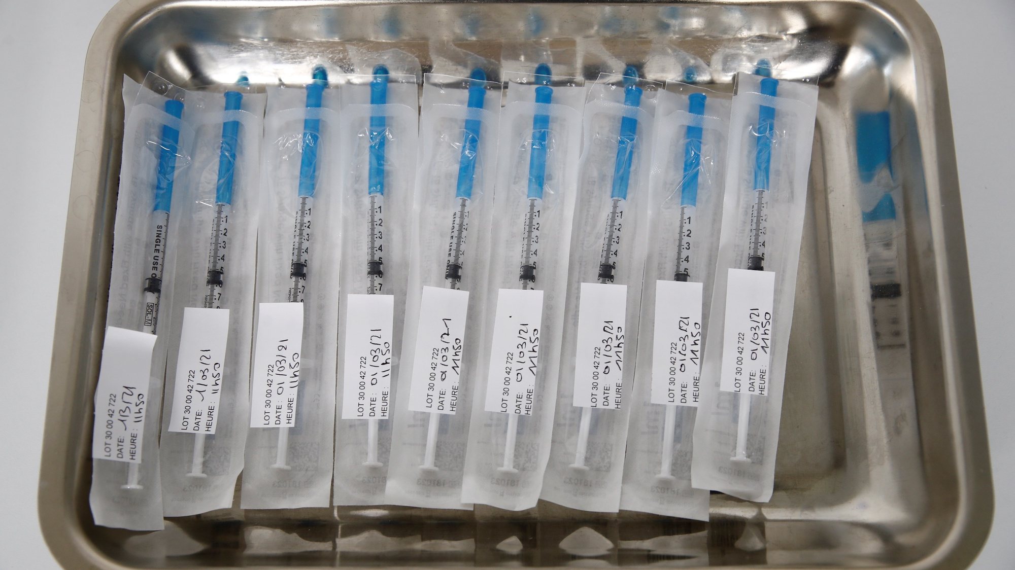 epa09044681 Syringes with the Moderna coronavirus disease (COVID-19) vaccine are seen in a vaccination center at the Caisse Primaire d&#039;Assurance Maladie (France&#039;s local health insurance funds - CPAM) in Bobigny, near Paris, France, 01 March 2021.  EPA/BENOIT TESSIER / POOL  MAXPPP OUT