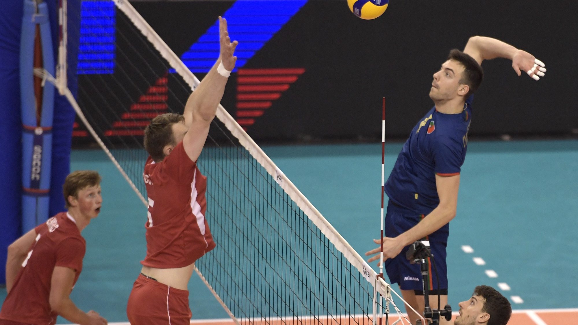 Portugal&#039;s Cveticanin (R) in action against Norway´s Ostvik (2-L) during the Euro 2021 qualification Volleyball match held at Centro de Congressos e Desportos in Matosinhos, Portugal, 15 May 2021. FERNANDO VELUDO/LUSA