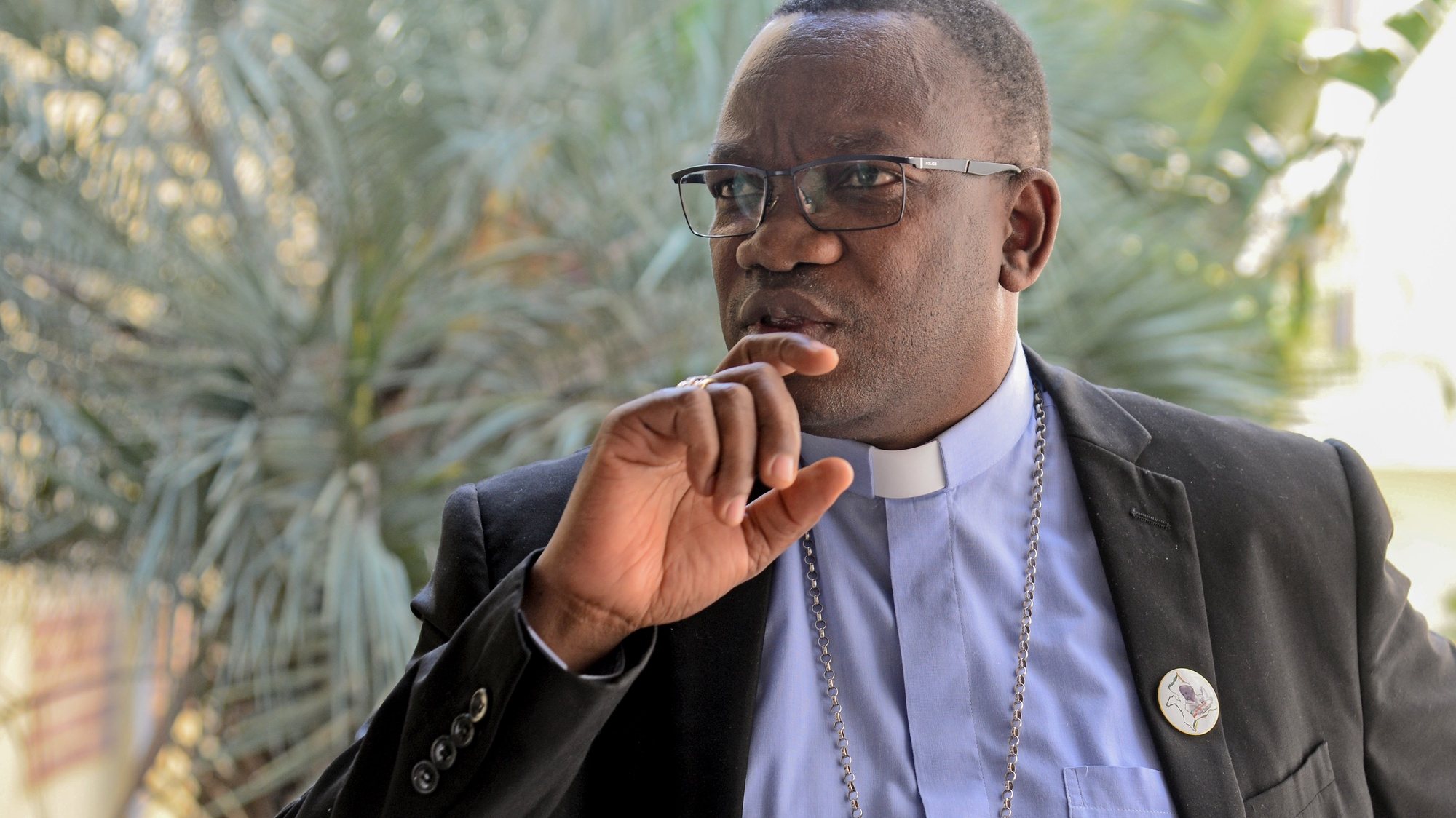 O bispo auxiliar da Arquidiocese de Maputo, António Juliasse Ferreira Sandramo, durante conferência de imprensa de antecipação da visita do papa a Moçambique, em Maputo, Moçambique, 30 de agosto de 2019. ANTÓNIO SILVA/LUSA