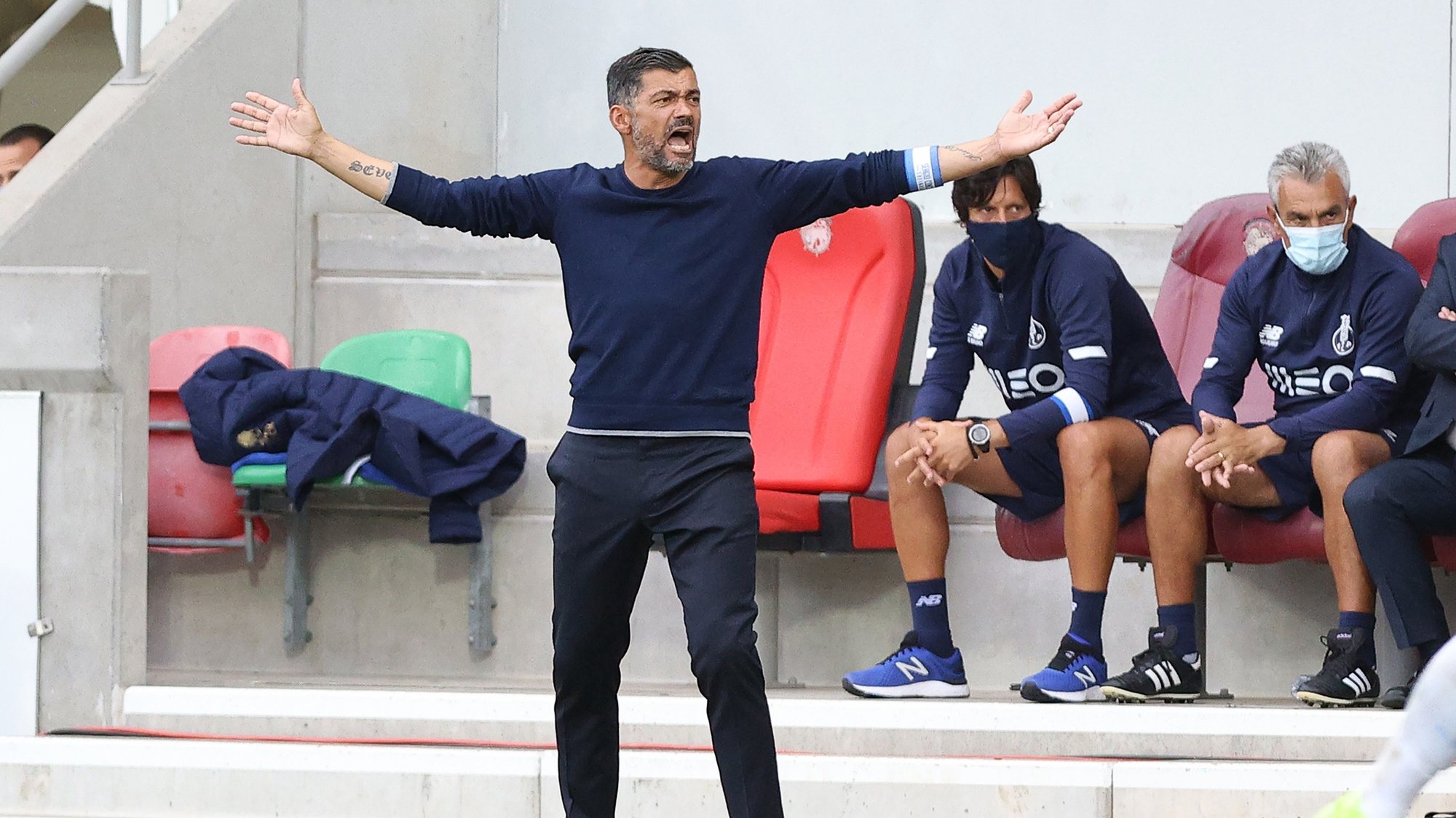 FC Porto&#039;s head coach Sergio Conceicao (L) reacts during the Portuguese First League soccer match between Maritimo and FC Porto at Maritimo&#039;s stadium in Funchal, Madeira Island, Portugal, 22 August 2021. HOMEM DE GOUVEIA/LUSA
