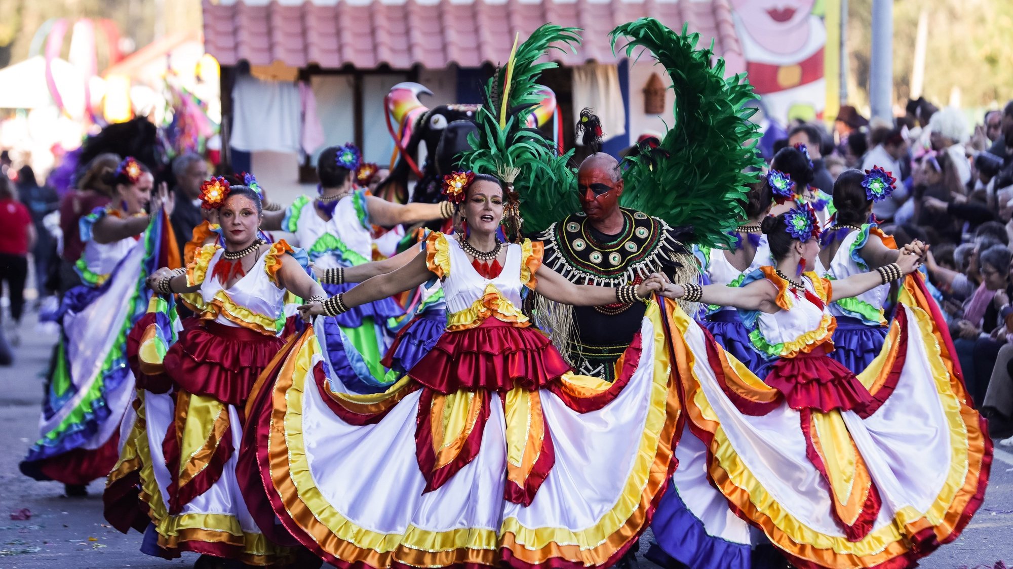 Foliões desfilam durante o Grande Corso Carnavalesco de Ovar, 23 de fevereiro de 2020. PAULO NOVAIS/LUSA