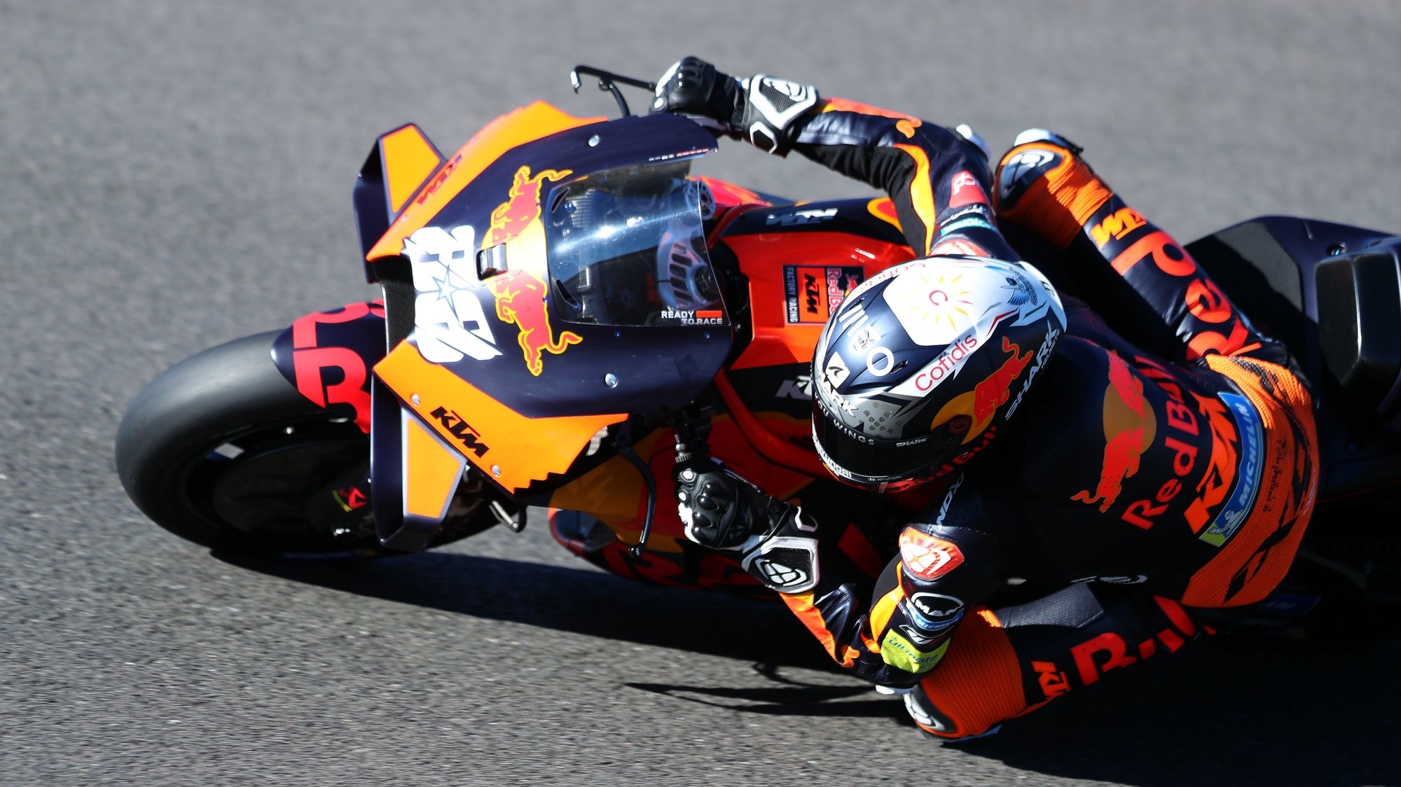 Portuguese MotoGP rider Miguel Oliveira of Red Bull KTM Factory Racing team in action during the fourth practice session for the Algarve Motorcycling Grand Prix at the Algarve International race track in Portimao, Southern of Portugal, 06 November 2021. The Algarve Motorcycling Grand Prix takes place on 07 November. NUNO VEIGA/LUSA