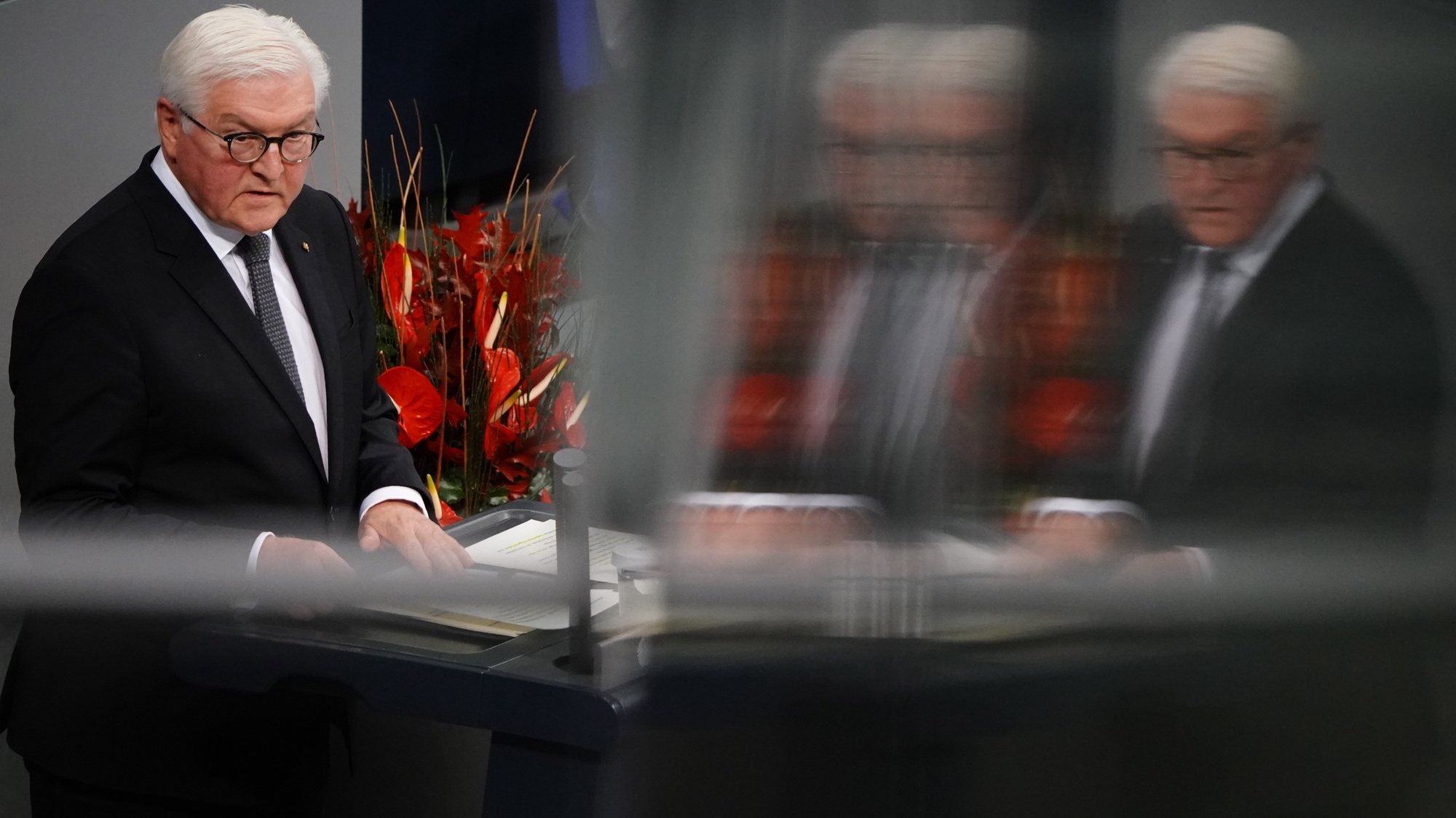 epa09581594 German President Frank-Walter Steinmeier delivers a speech during a memorial ceremony at the German parliament Bundestag to commemorate the national day of mourning for the victims of war and dictatorship in Berlin, Germany, 14 November 2021. Germany commemorates once a year in November during a National Day of Mourning, victims of war and fascism.  EPA/CLEMENS BILAN